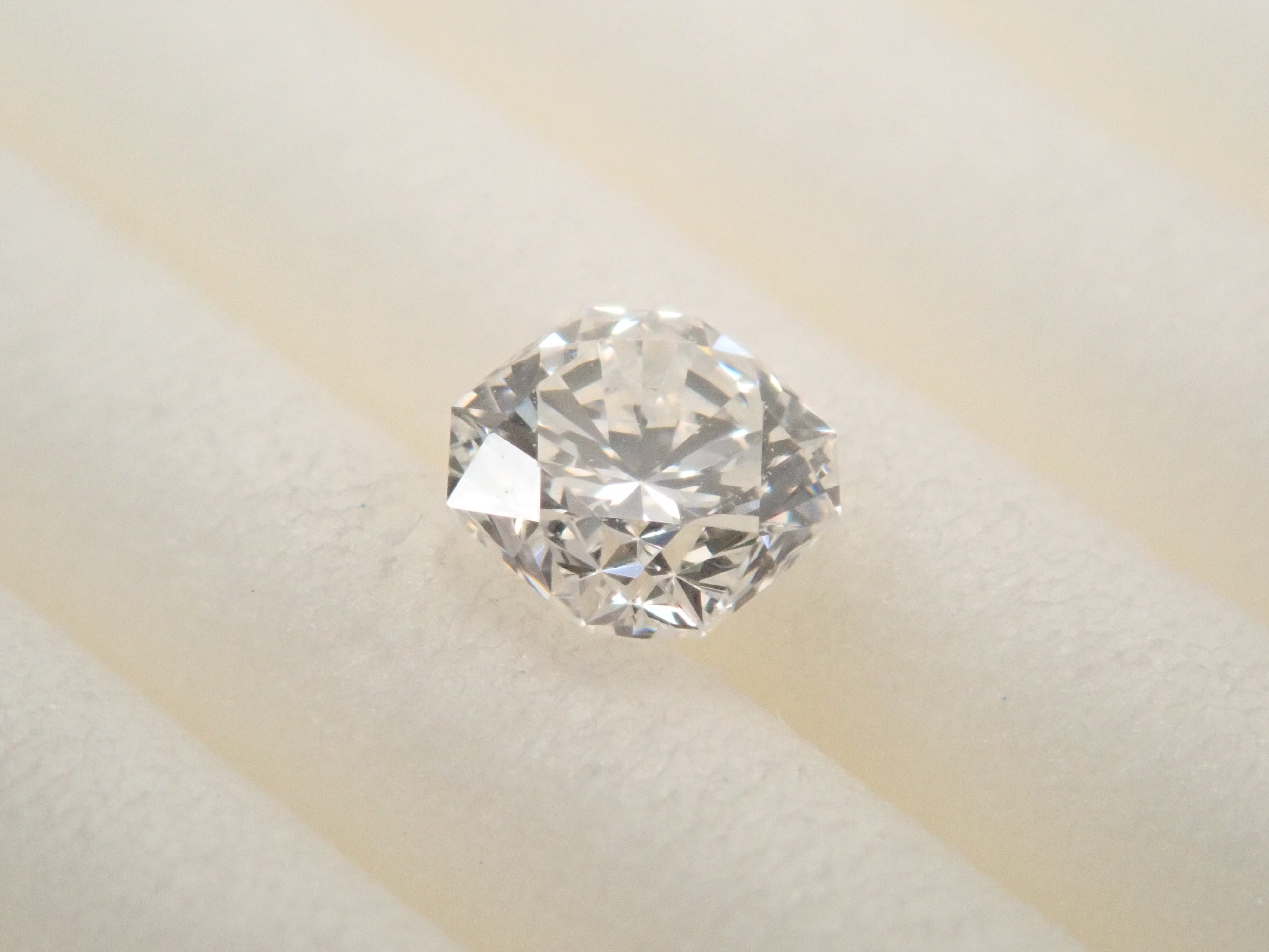 【32501847掲載】ダイヤモンド 0.244ctルース(F, VS2)