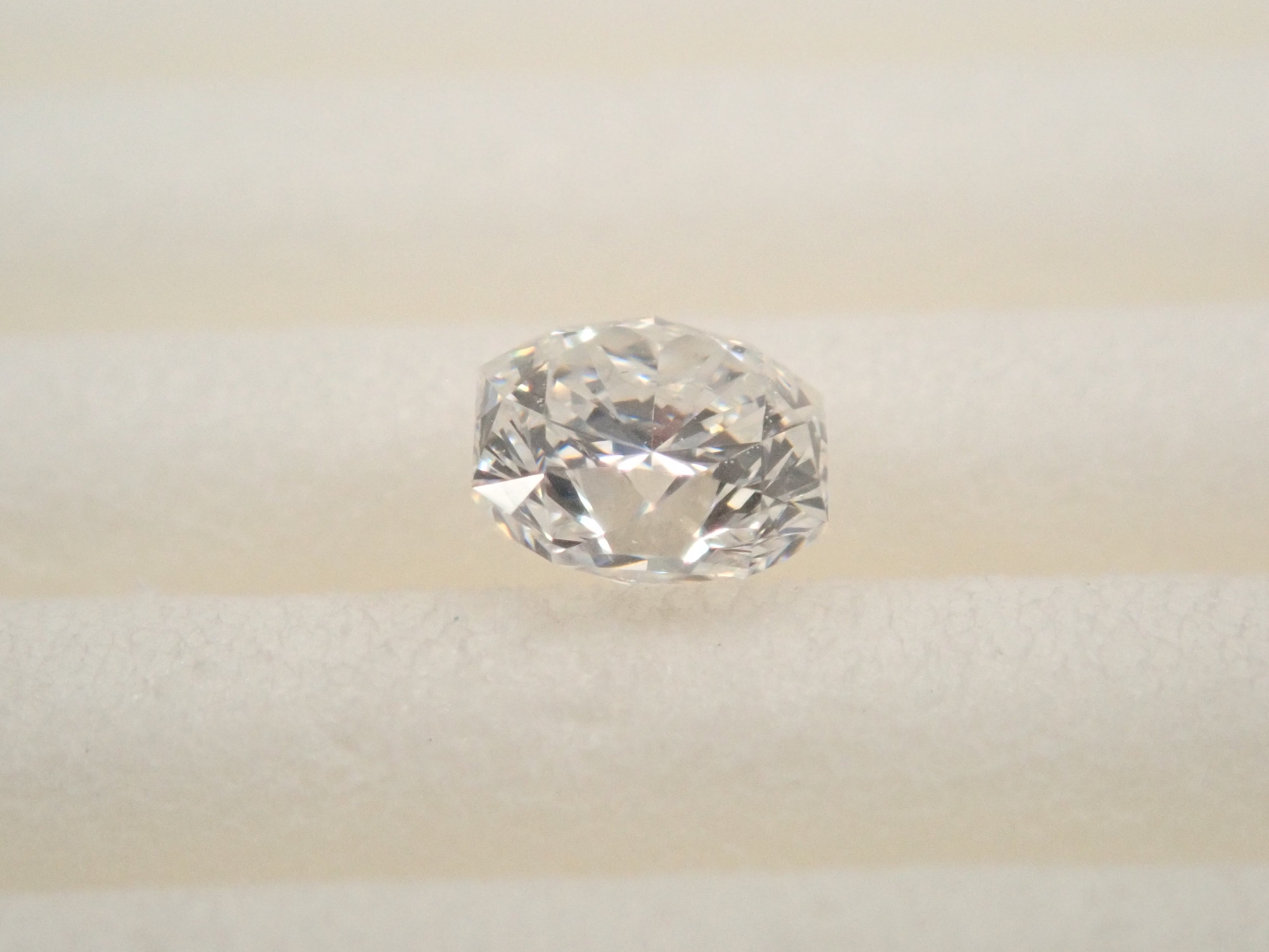 【32501847掲載】ダイヤモンド 0.244ctルース(F, VS2)