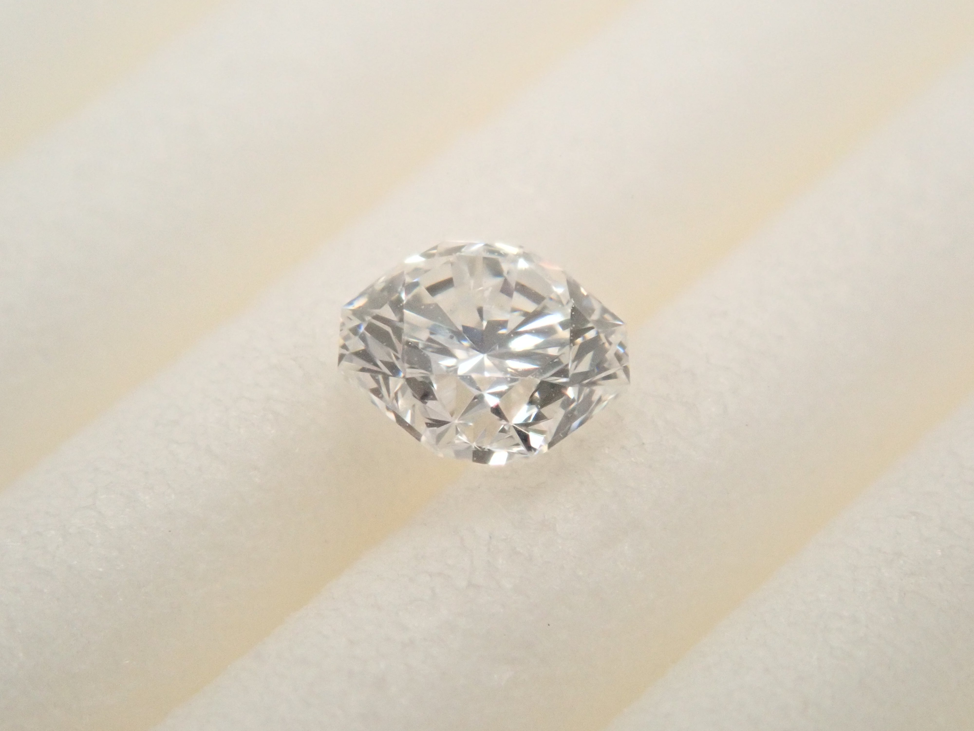 【32501847掲載】ダイヤモンド 0.244ctルース(F, VS2)