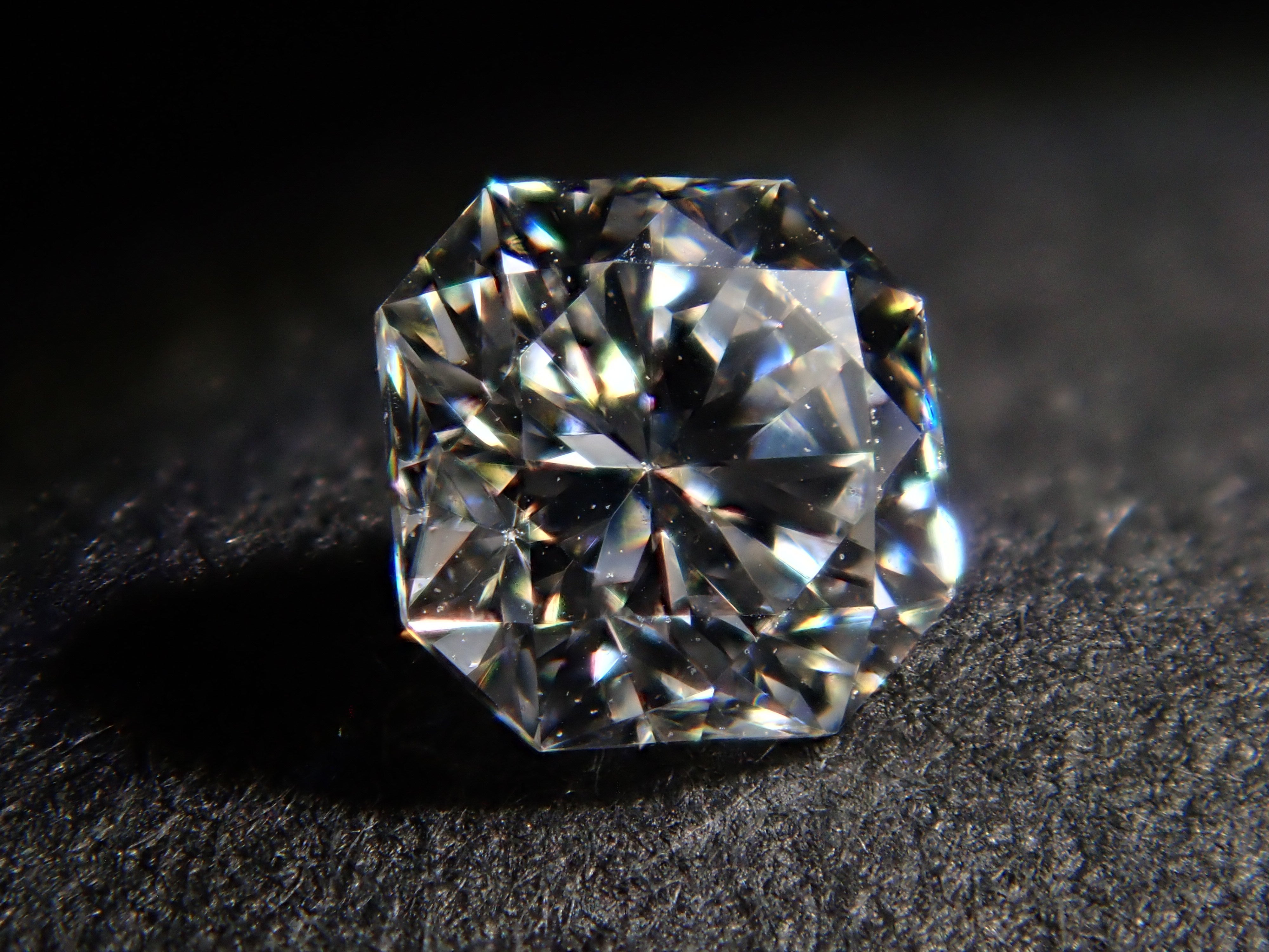 【32501847掲載】ダイヤモンド 0.244ctルース(F, VS2)