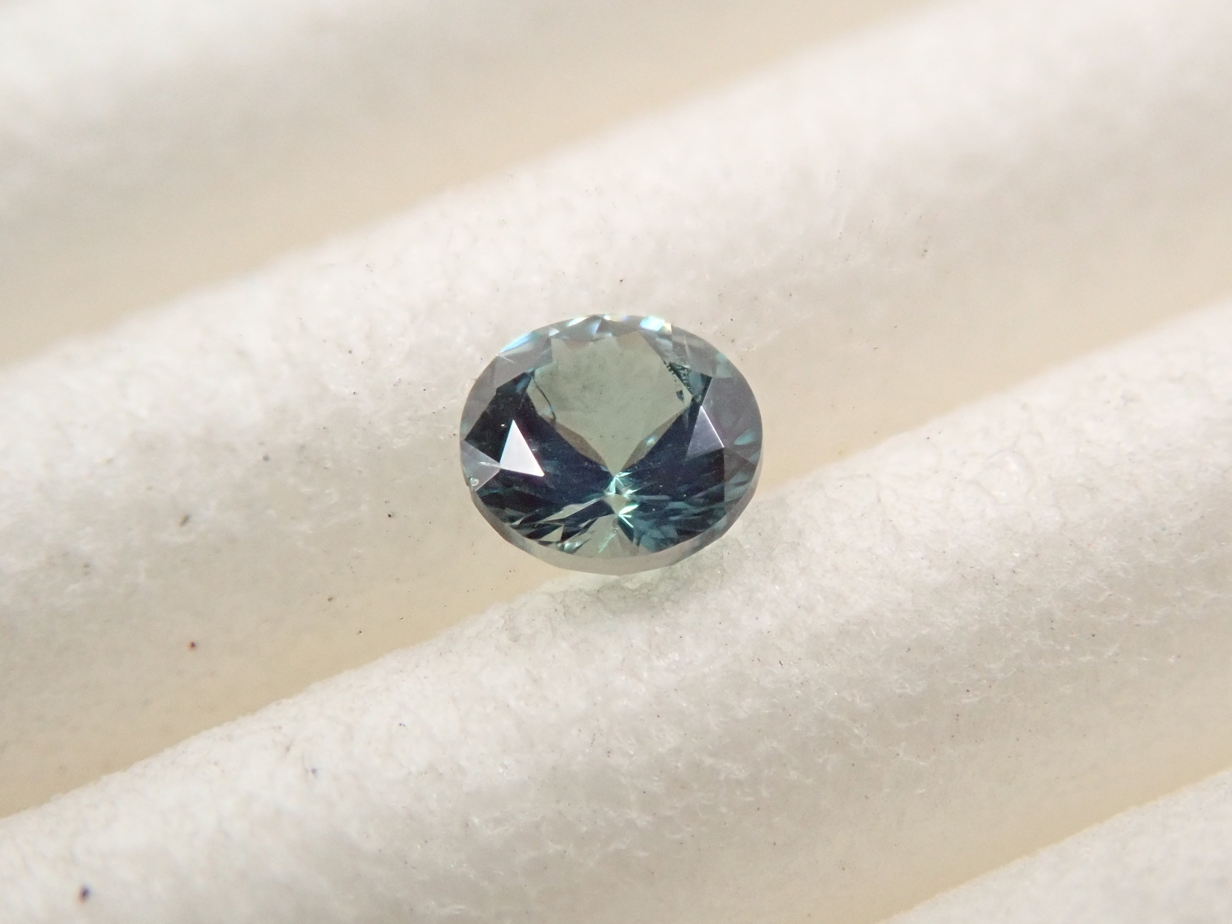 ブラジル産アレキサンドライト 2.8mm/0.100ctルース