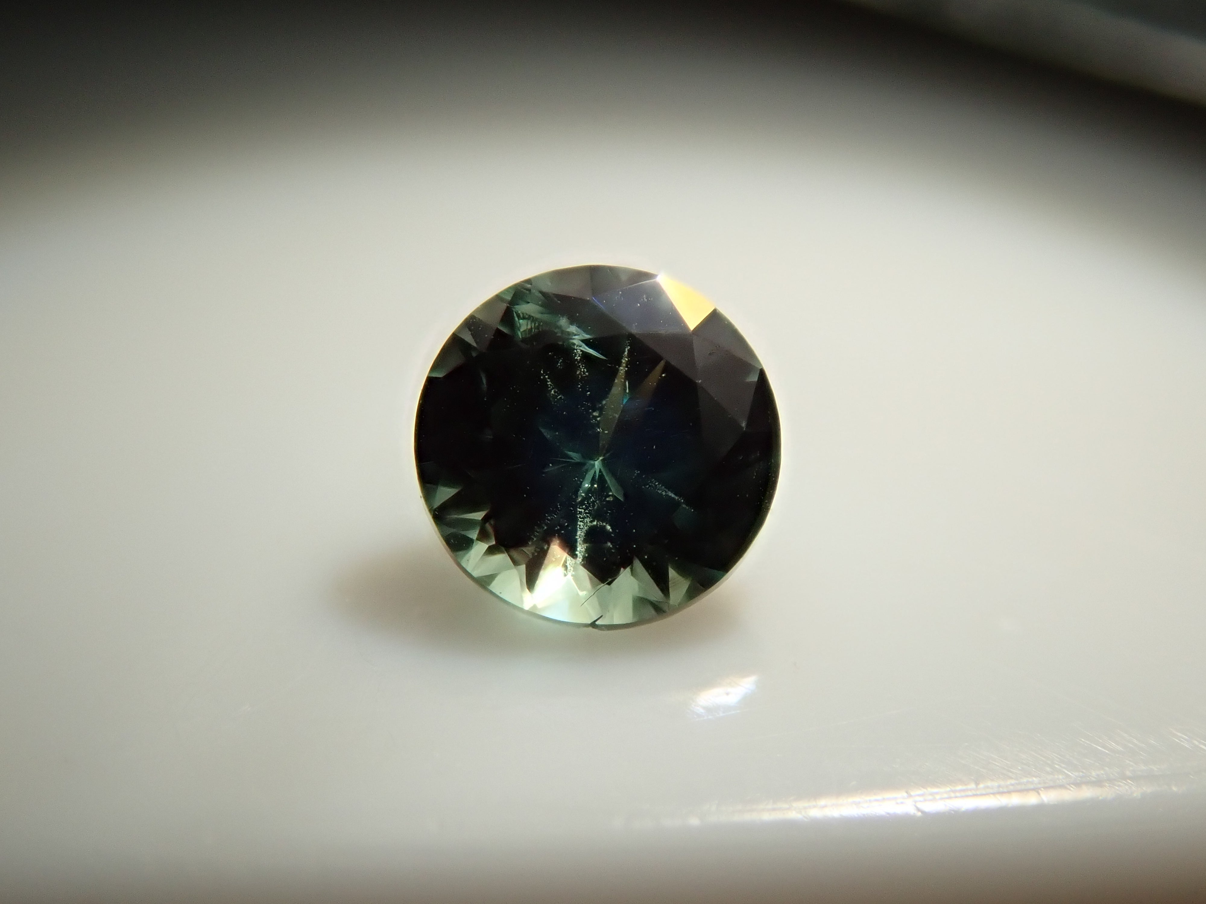 ブラジル産アレキサンドライト 2.8mm/0.100ctルース