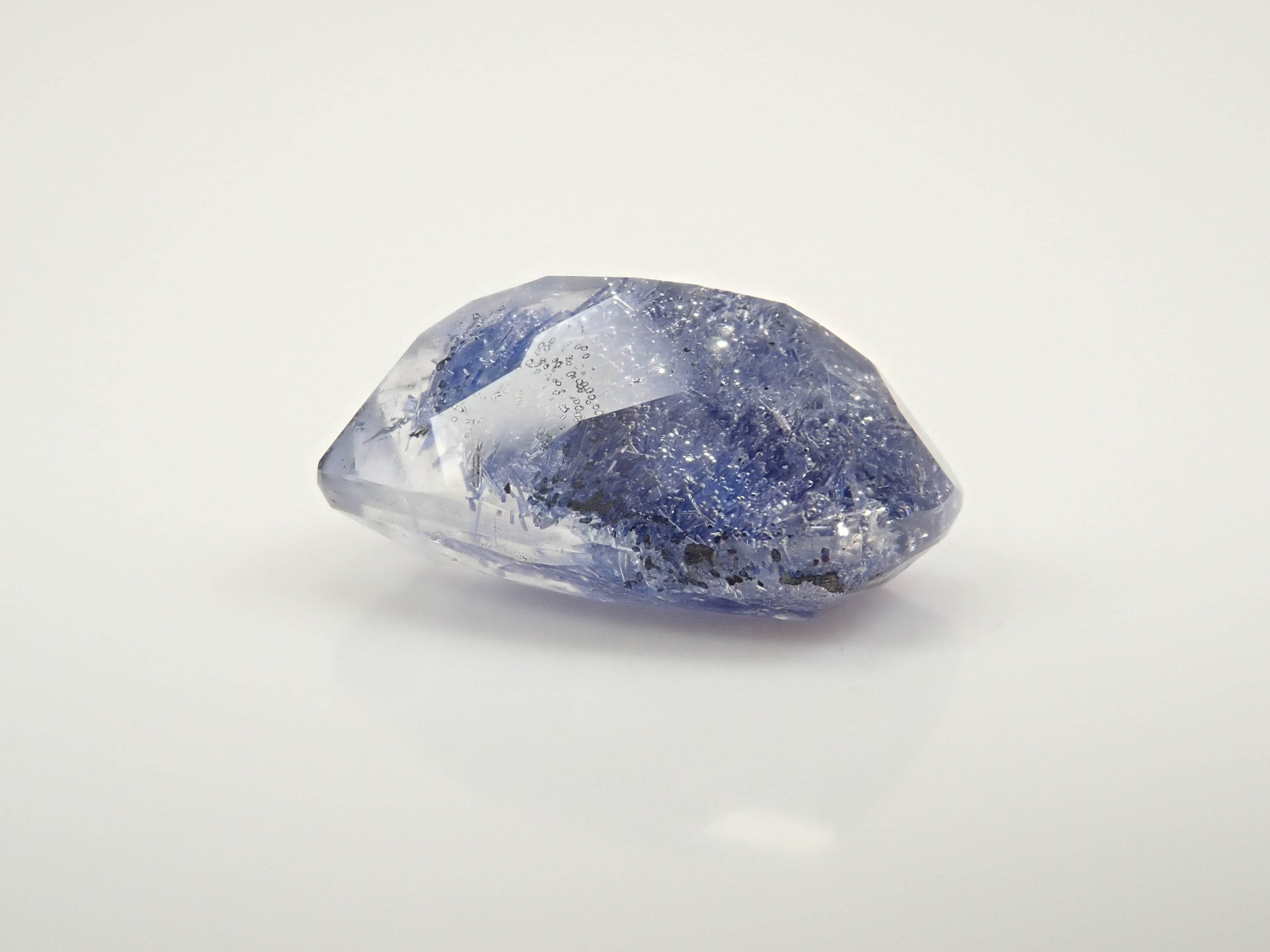 【12561954掲載】ブラジル産デュモルチェライトインクォーツ 3.009ctルース