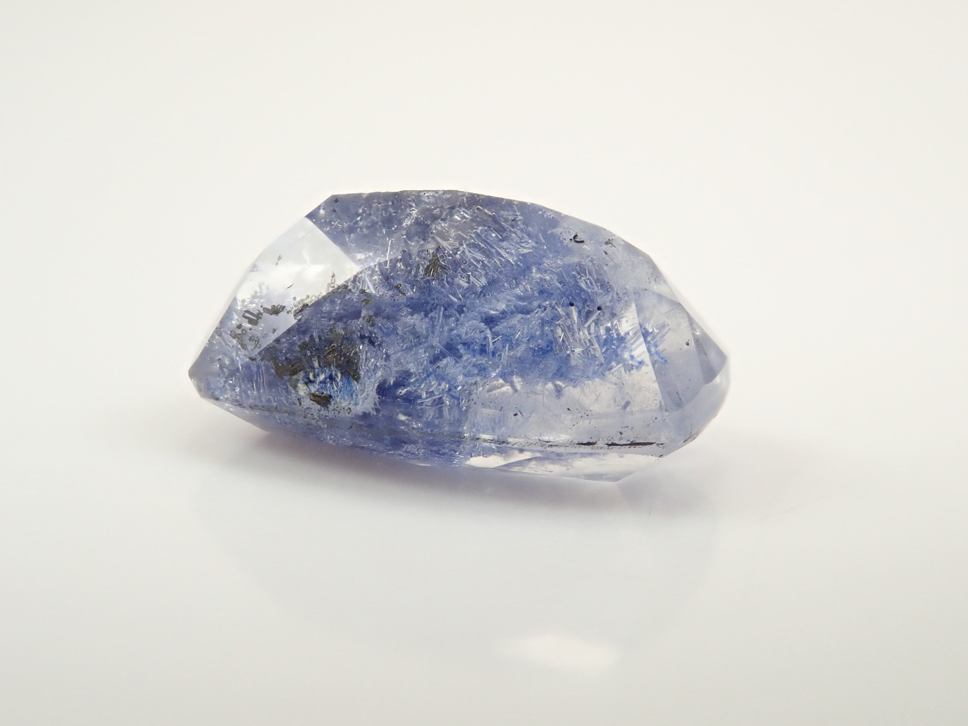 【12561954掲載】ブラジル産デュモルチェライトインクォーツ 3.009ctルース