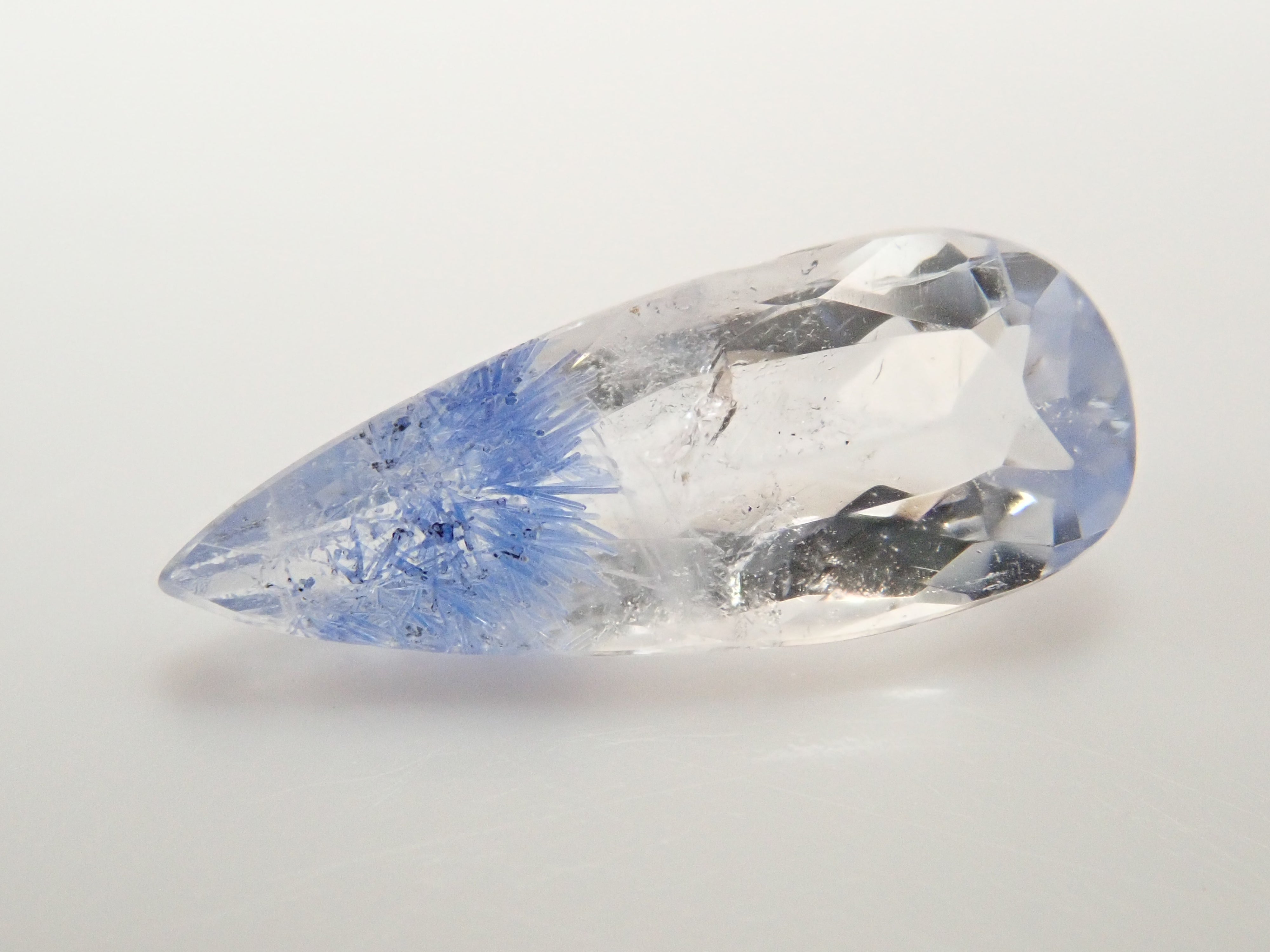 【12561956掲載】ブラジル産デュモルチェライトインクォーツ 0.937ctルース