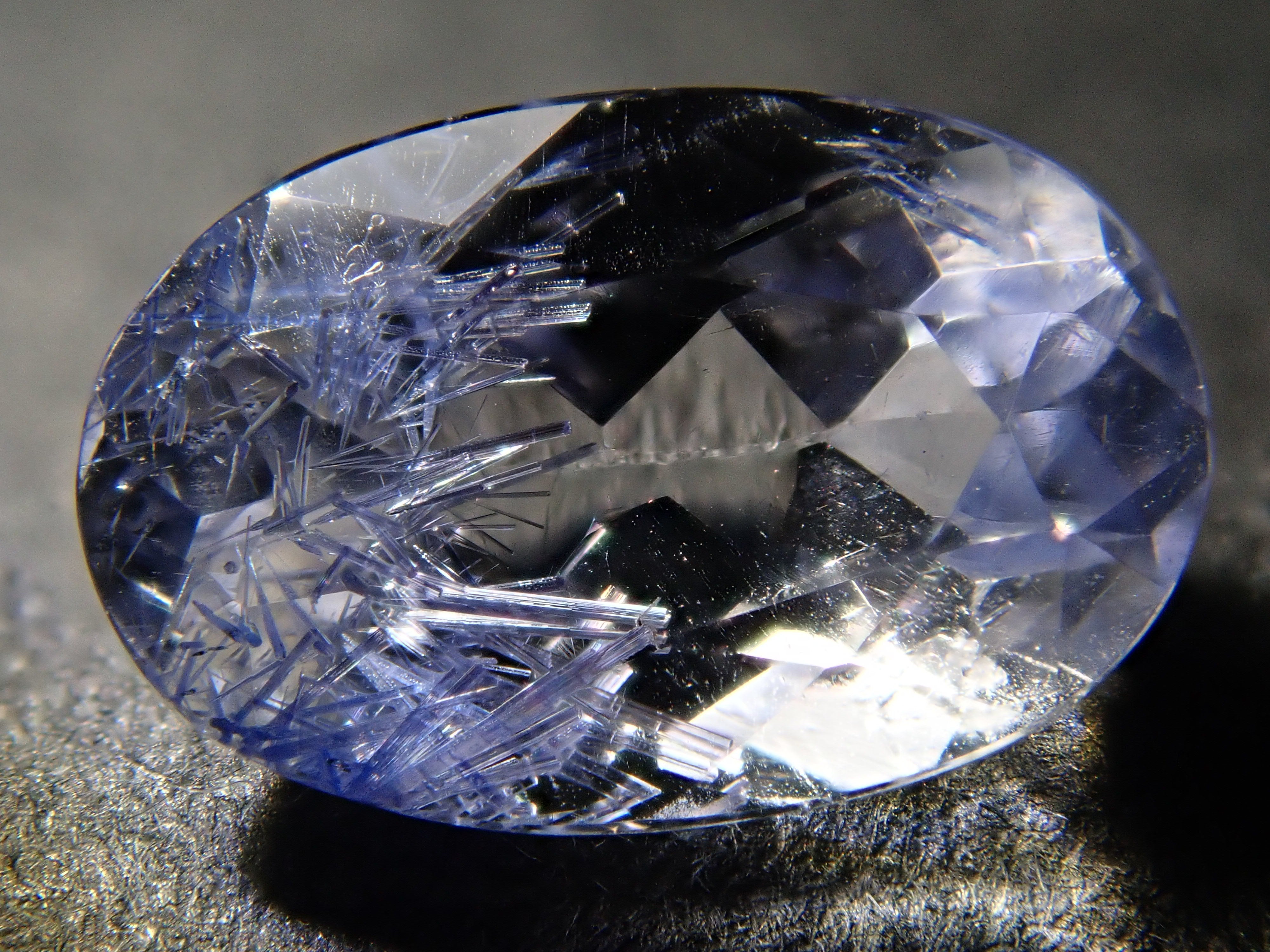 【12561966掲載】ブラジル産デュモルチェライトインクォーツ 0.867ctルース