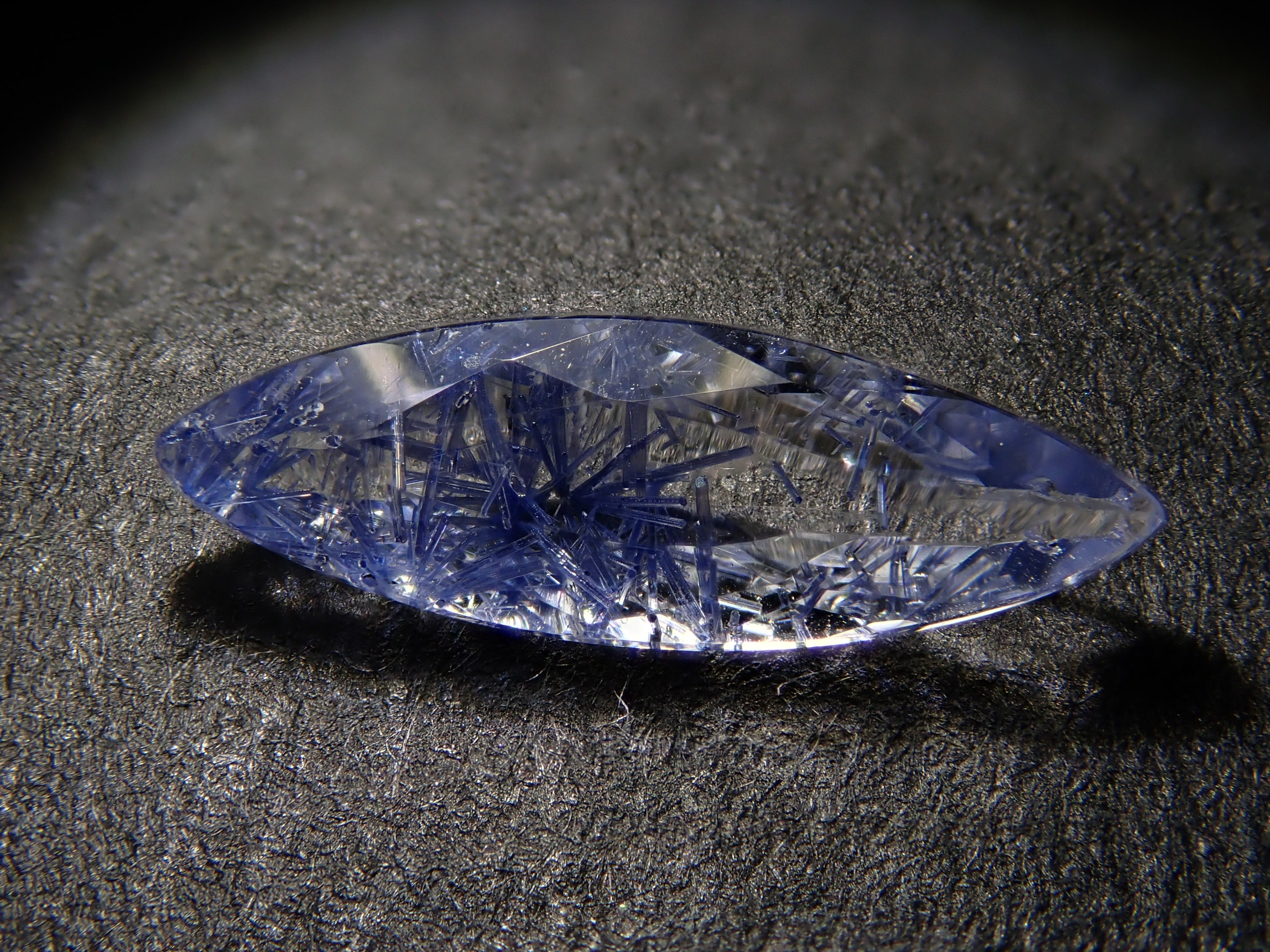 【12561969掲載】ブラジル産デュモルチェライトインクォーツ 0.463ctルース