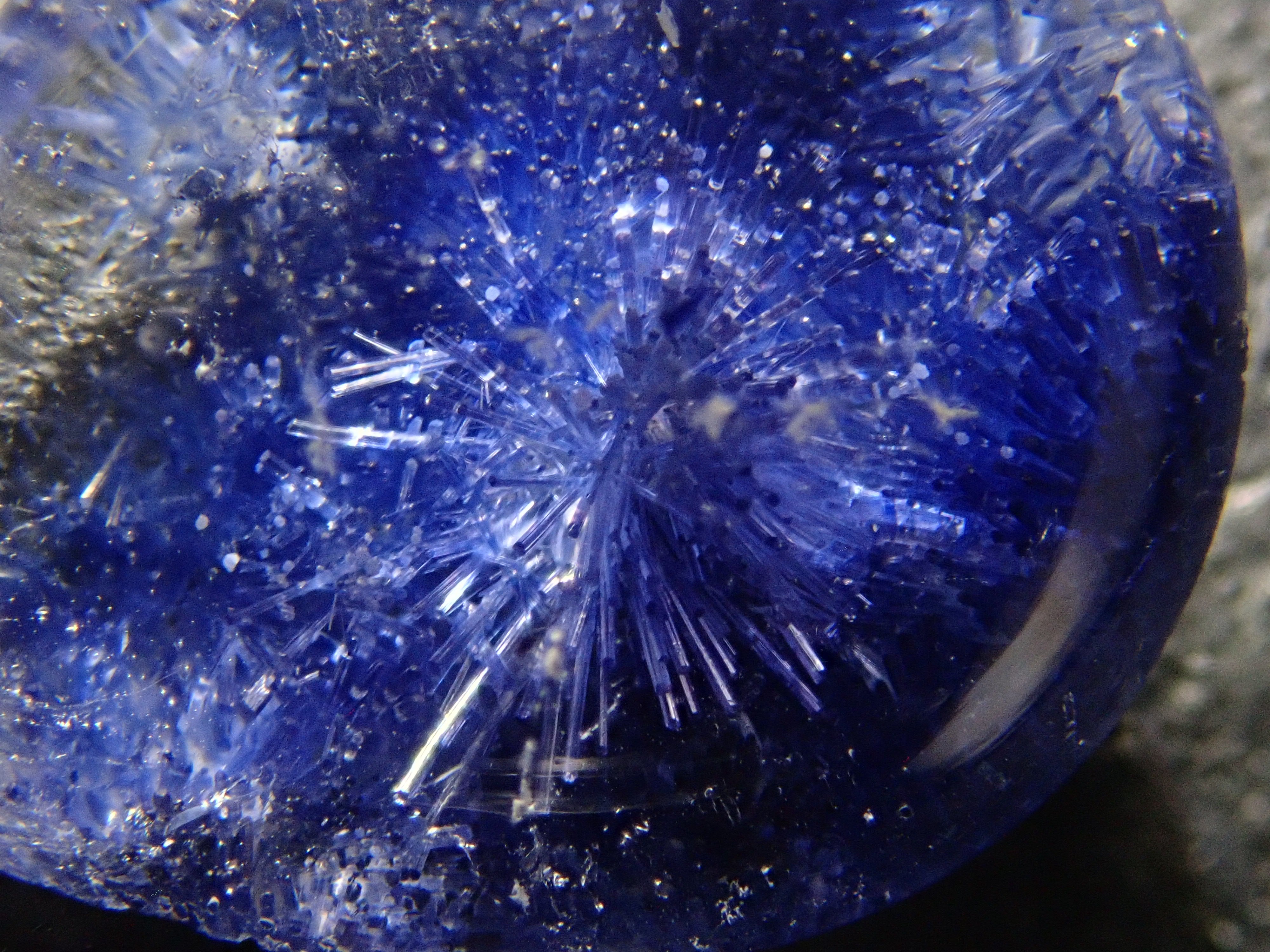 【12561971掲載】ブラジル産デュモルチェライトインクォーツ 3.253ctルース