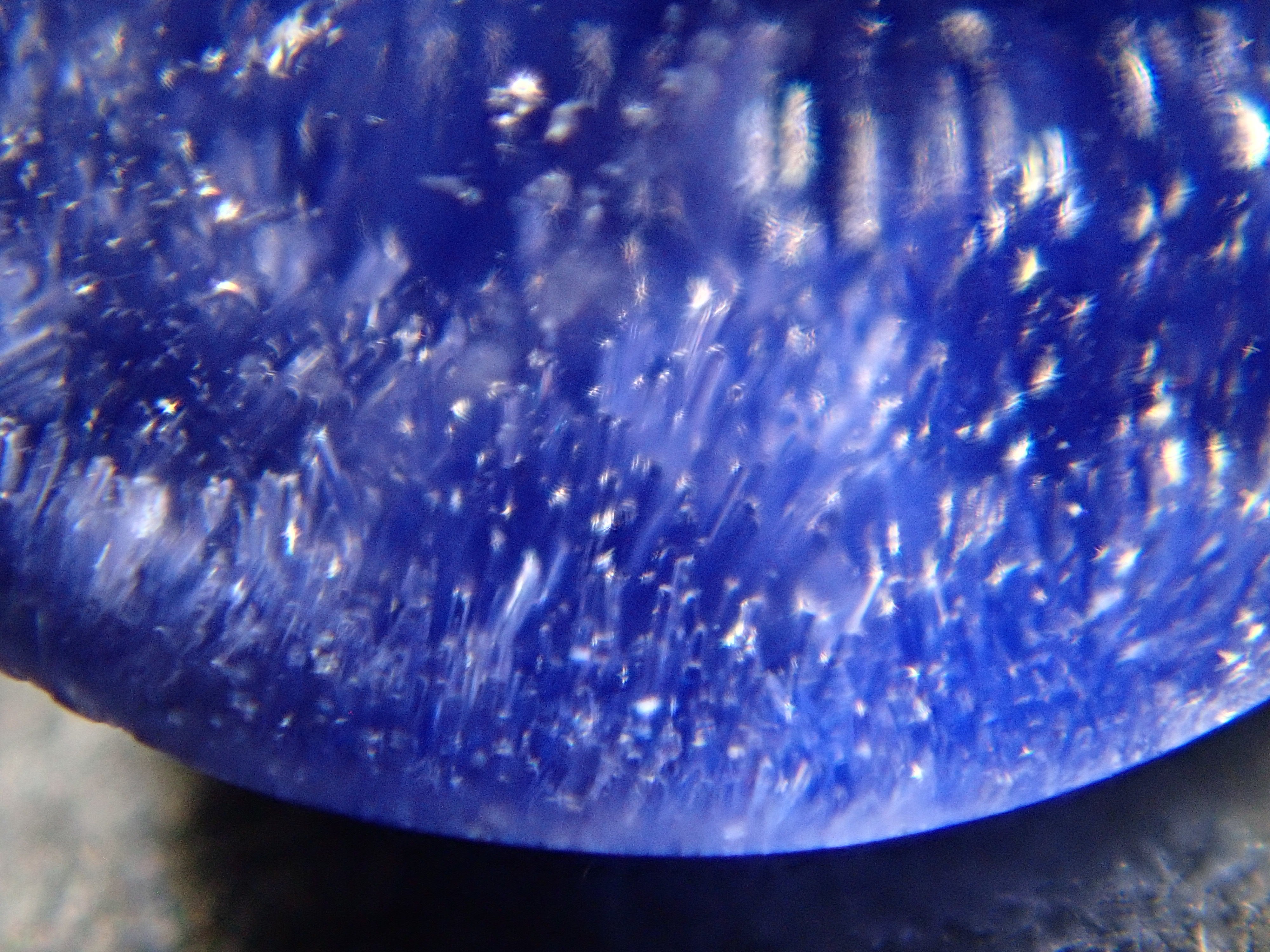 【12561972掲載】ブラジル産デュモルチェライトインクォーツ 2.450ctルース