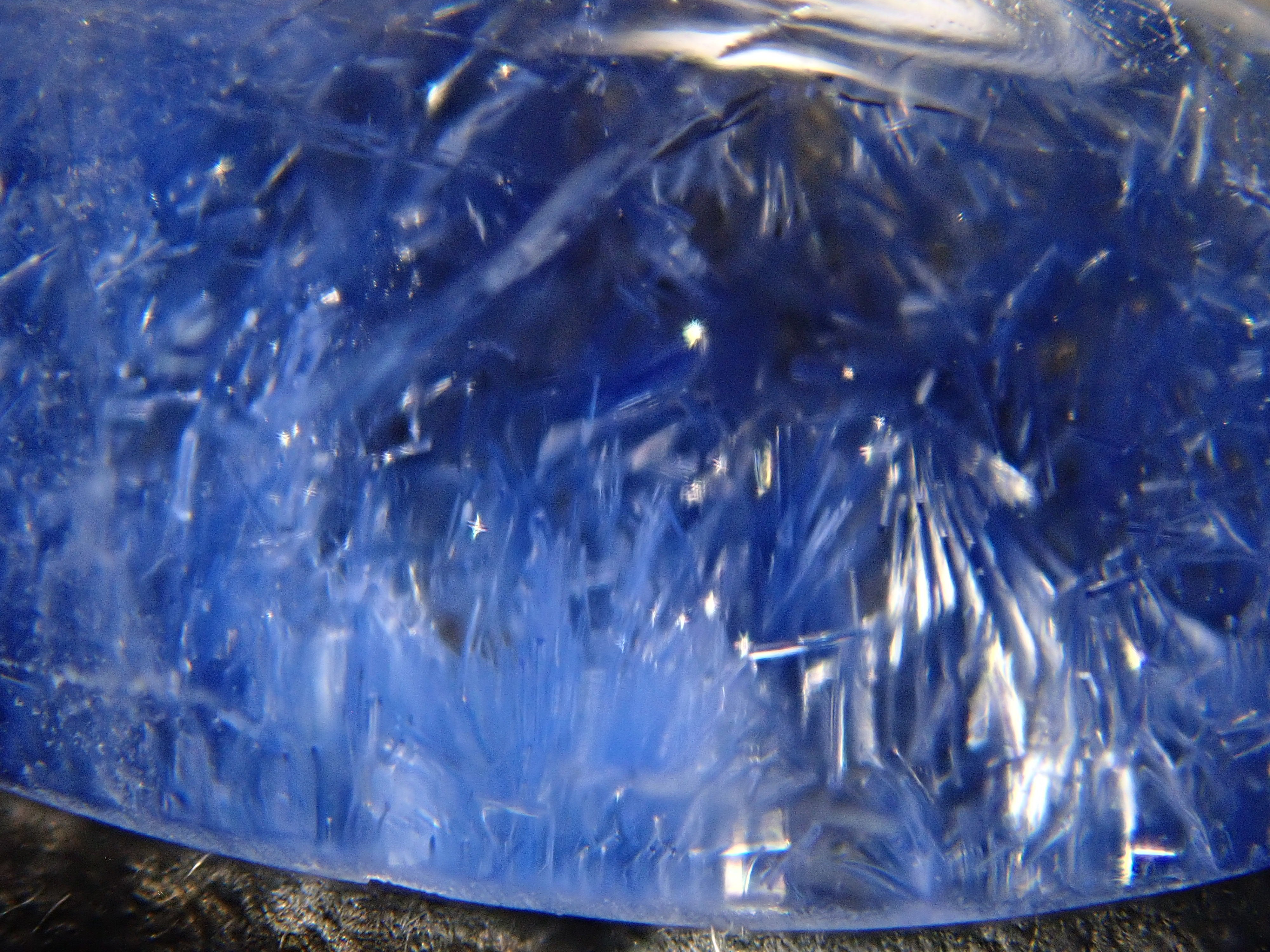 【12561973掲載】ブラジル産デュモルチェライトインクォーツ 2.446ctルース