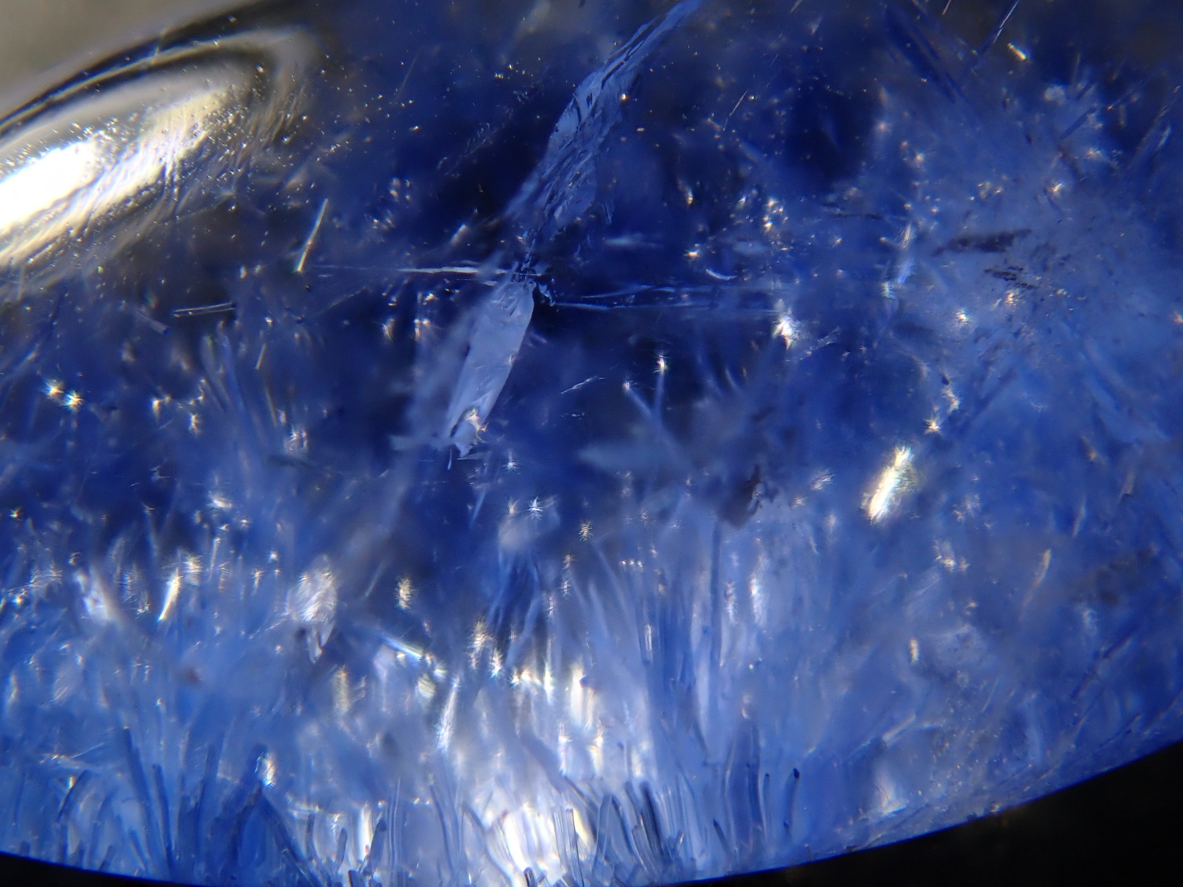 【12561973掲載】ブラジル産デュモルチェライトインクォーツ 2.446ctルース