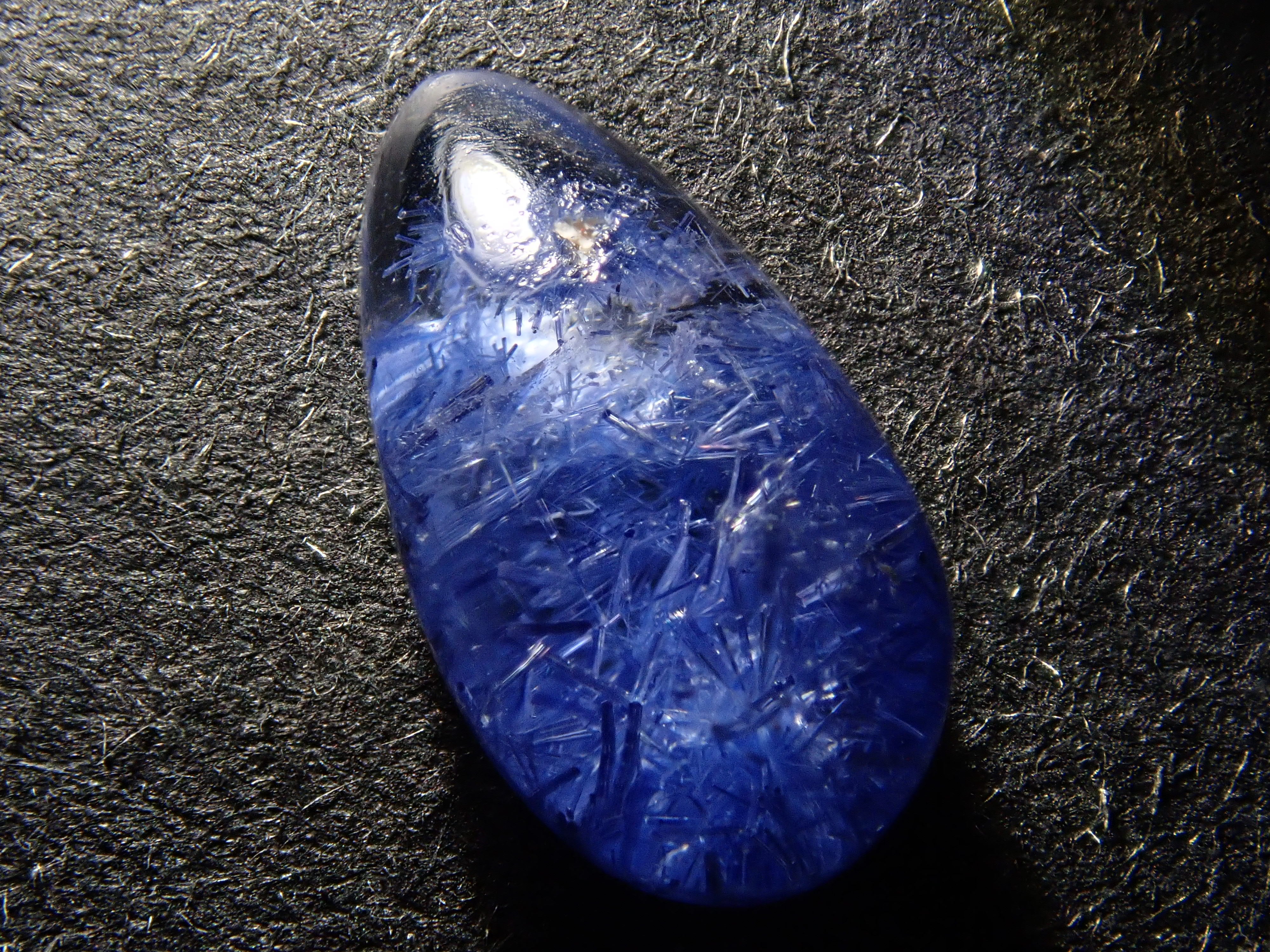 【12561977掲載】ブラジル産デュモルチェライトインクォーツ 1.383ctルース