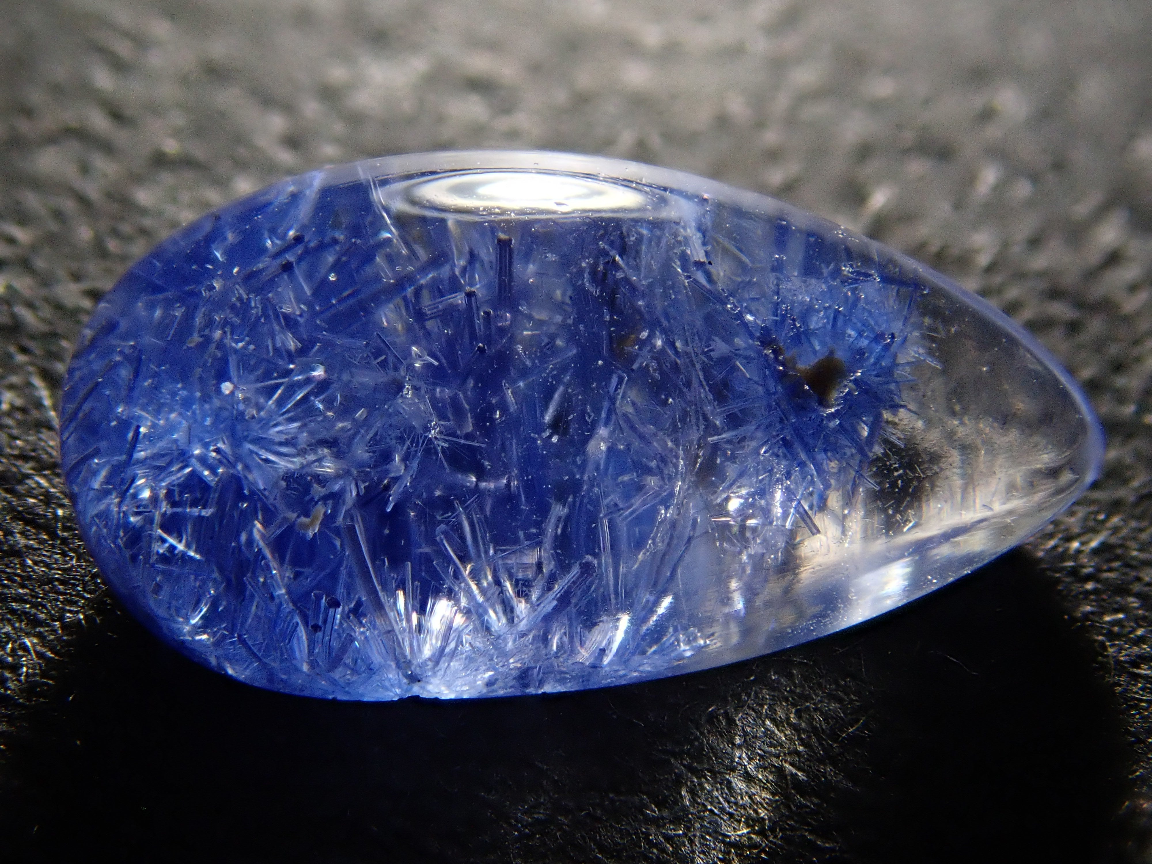 【12561977掲載】ブラジル産デュモルチェライトインクォーツ 1.383ctルース