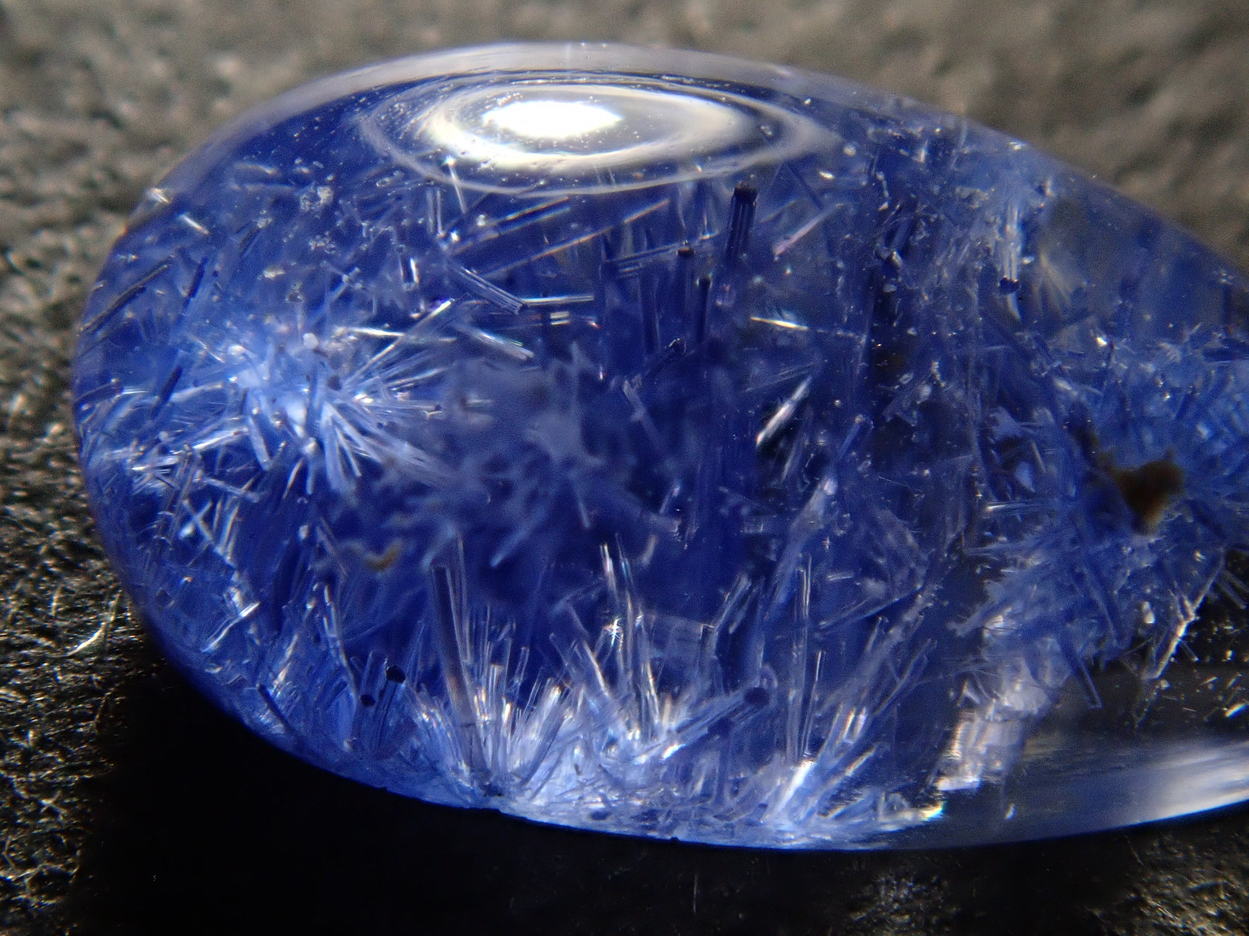 【12561977掲載】ブラジル産デュモルチェライトインクォーツ 1.383ctルース