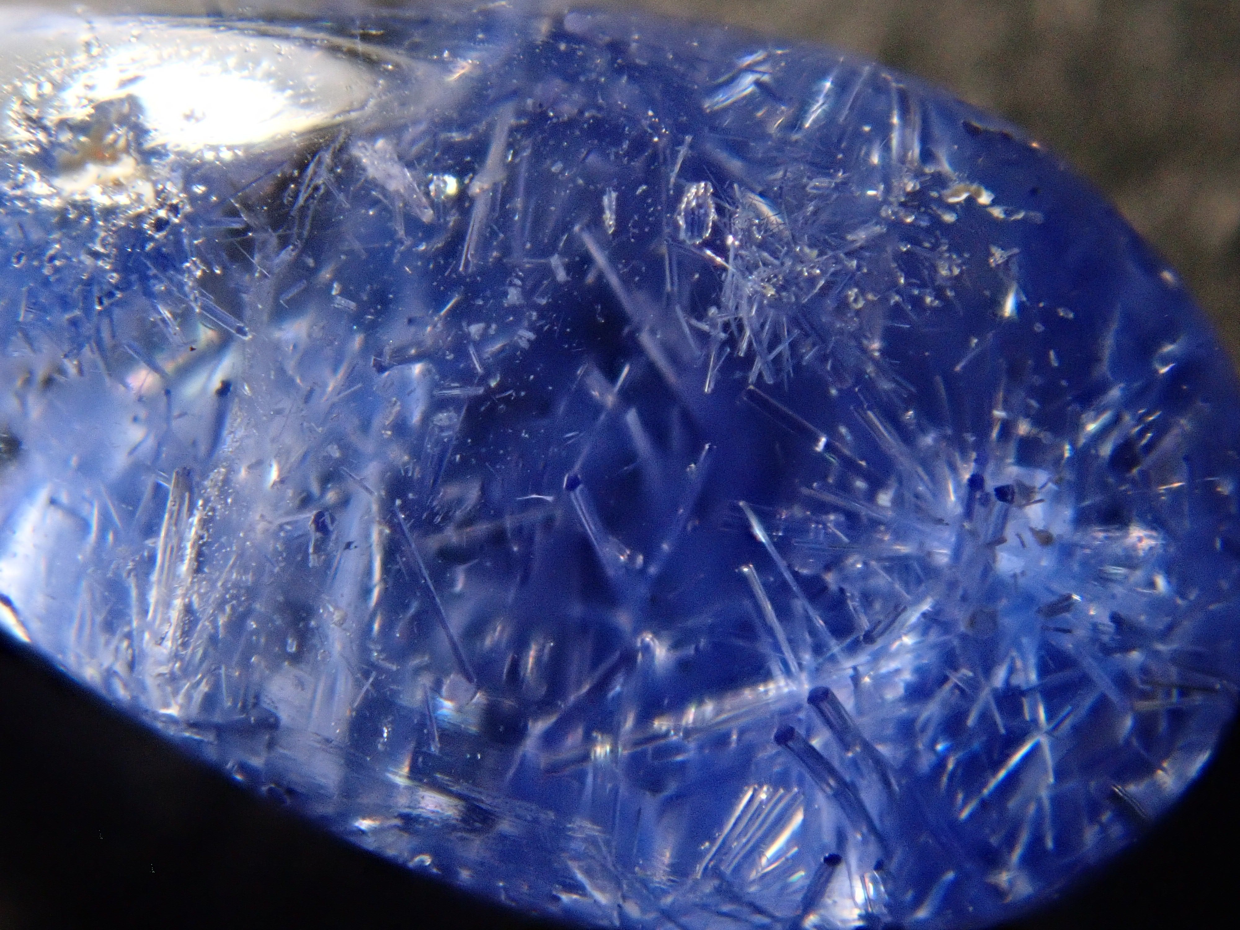 【12561977掲載】ブラジル産デュモルチェライトインクォーツ 1.383ctルース