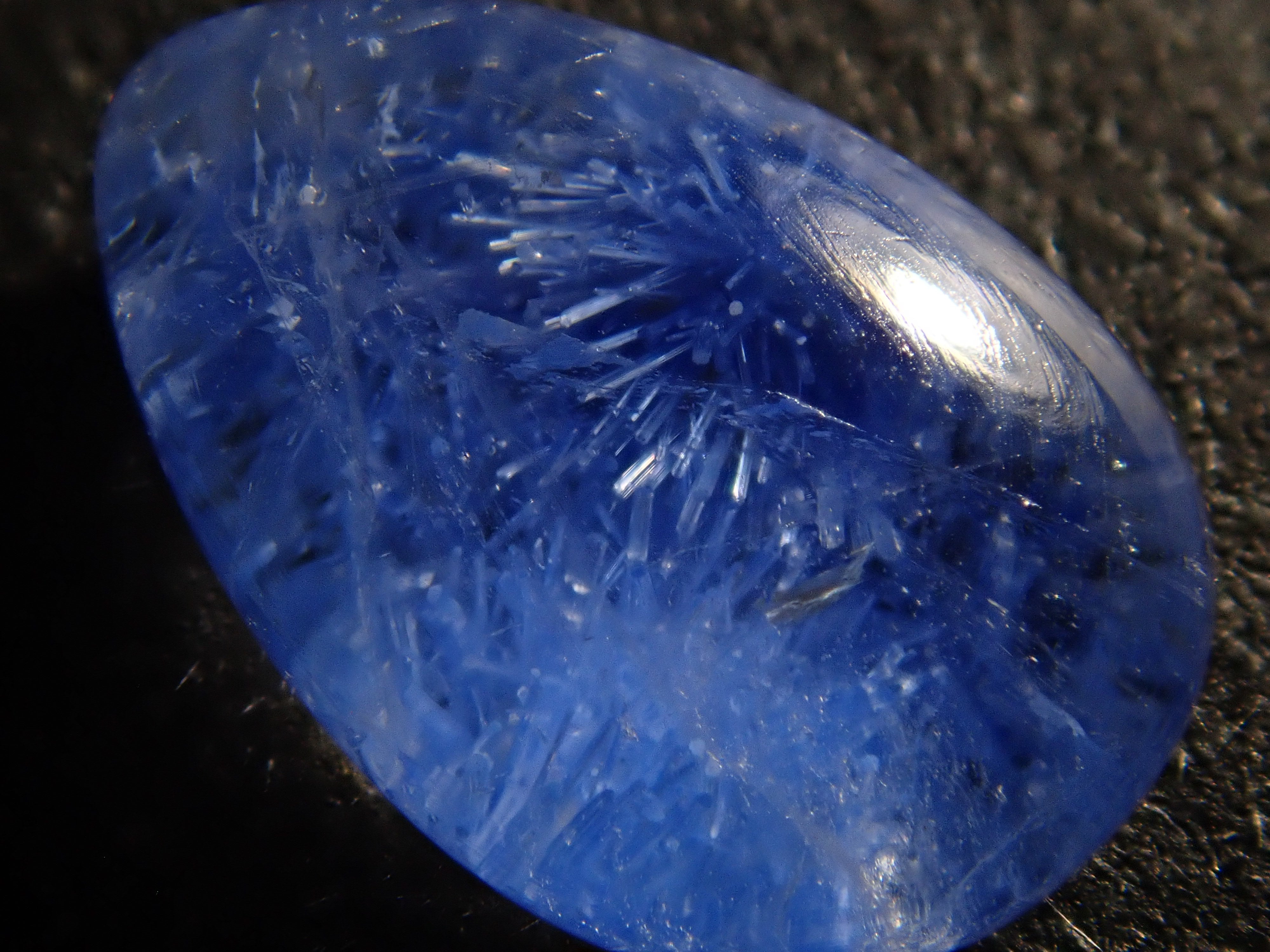 【12561978掲載】ブラジル産デュモルチェライトインクォーツ 1.266ctルース