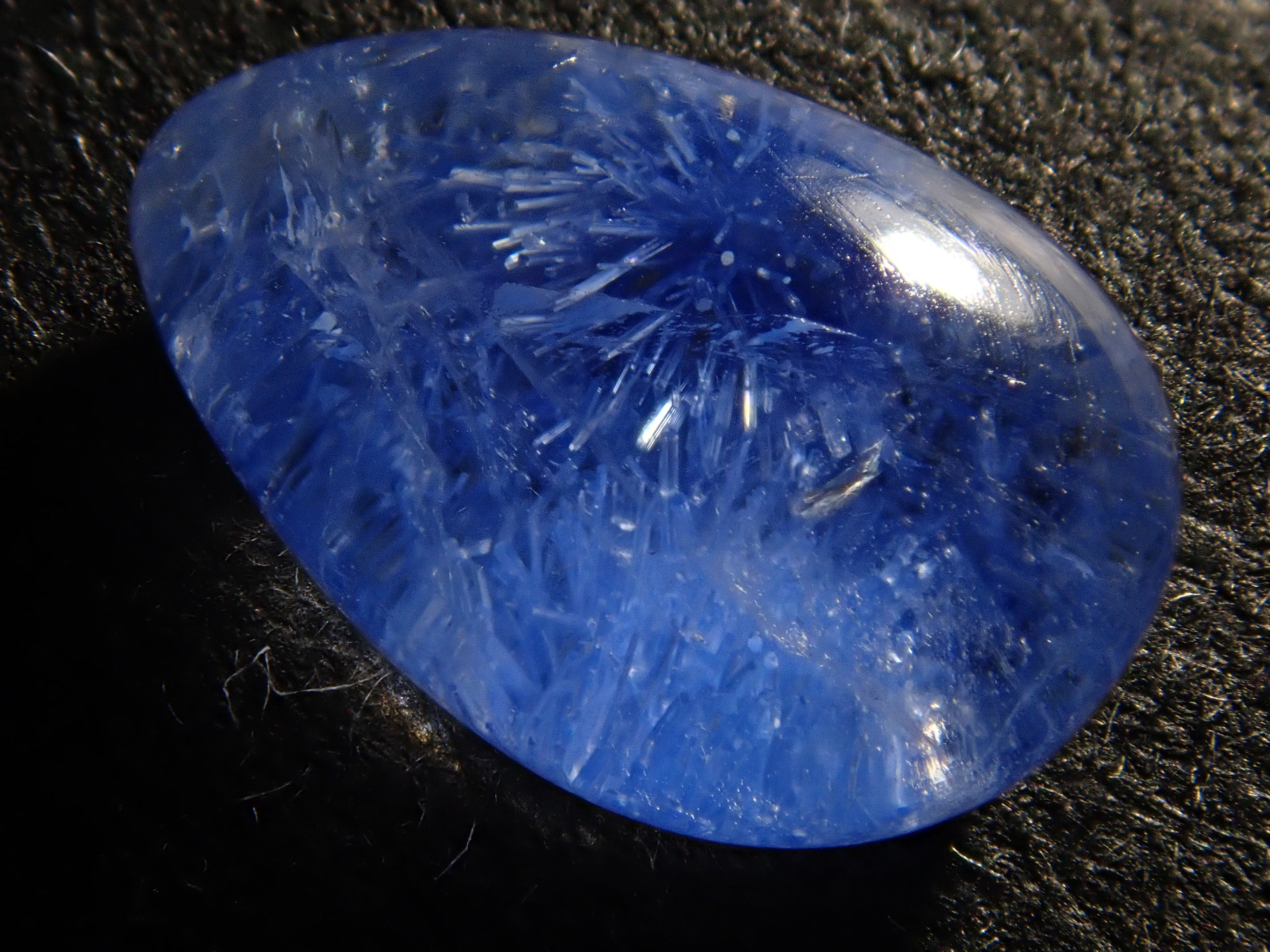 【12561978掲載】ブラジル産デュモルチェライトインクォーツ 1.266ctルース