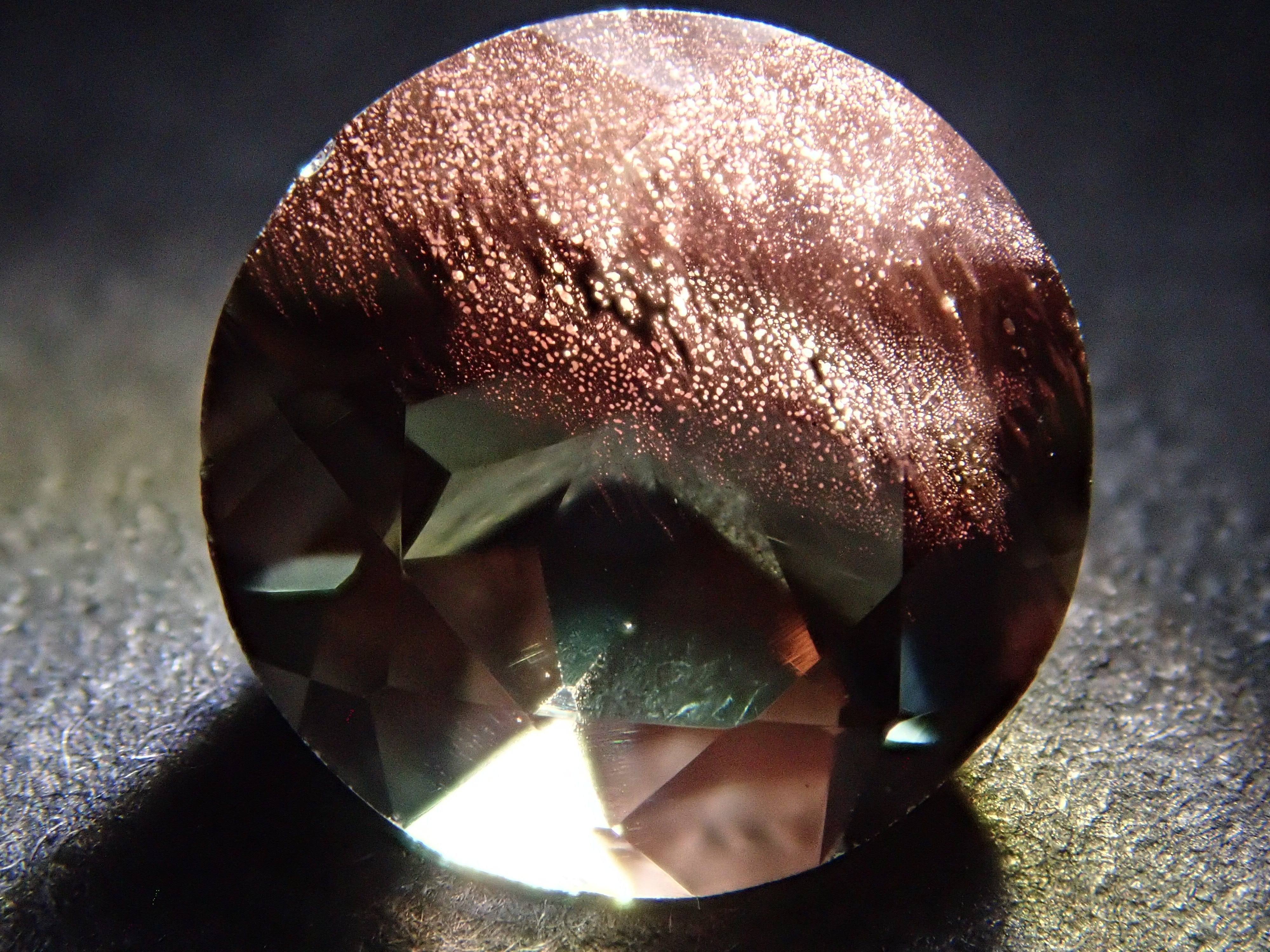 【12561981掲載】アメリカ産オレゴンサンストーン 1.893ctルース