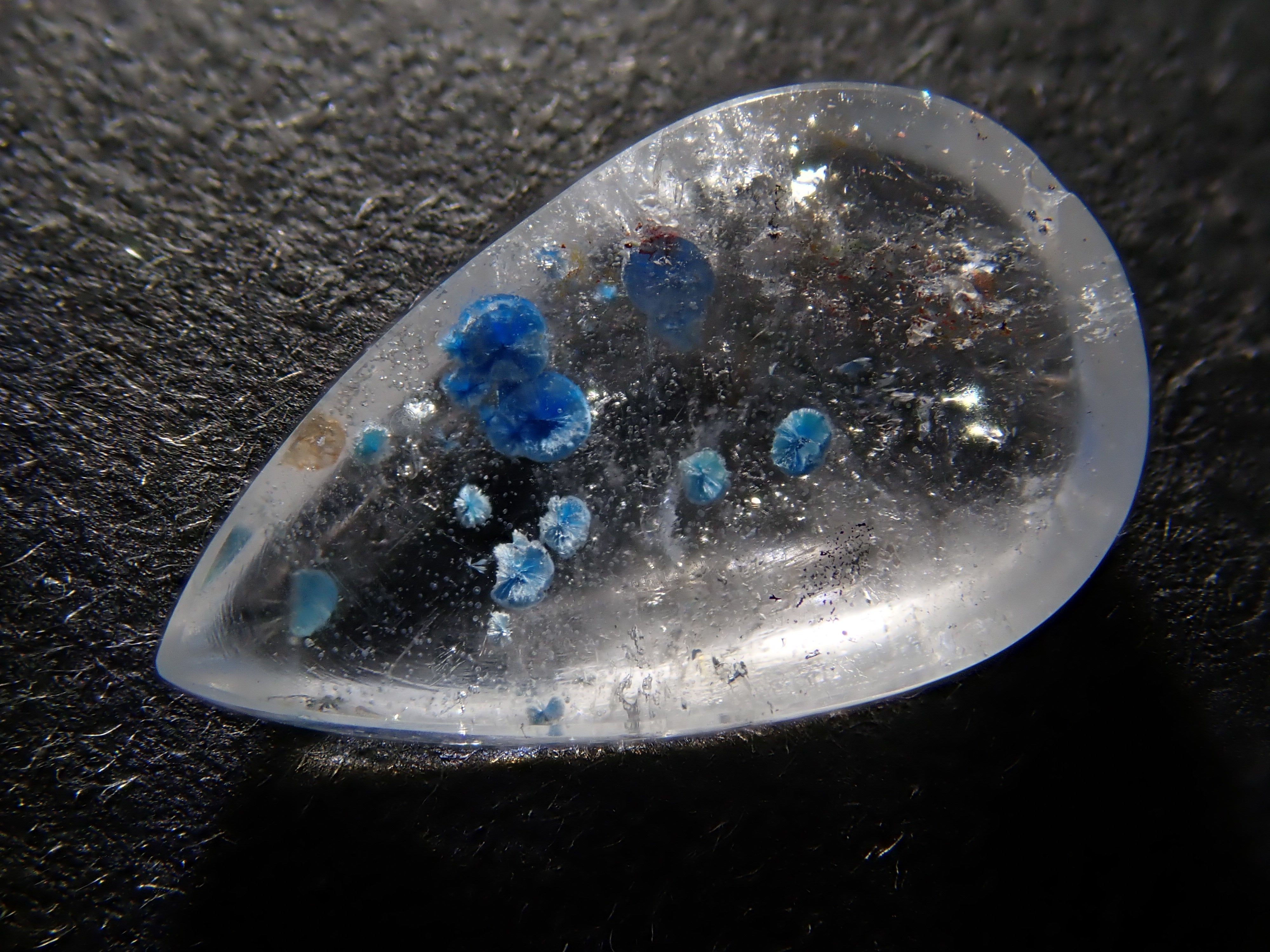 【12561941掲載】ブラジル産メデューサクォーツ(パライバクォーツ) 1.202ctルース