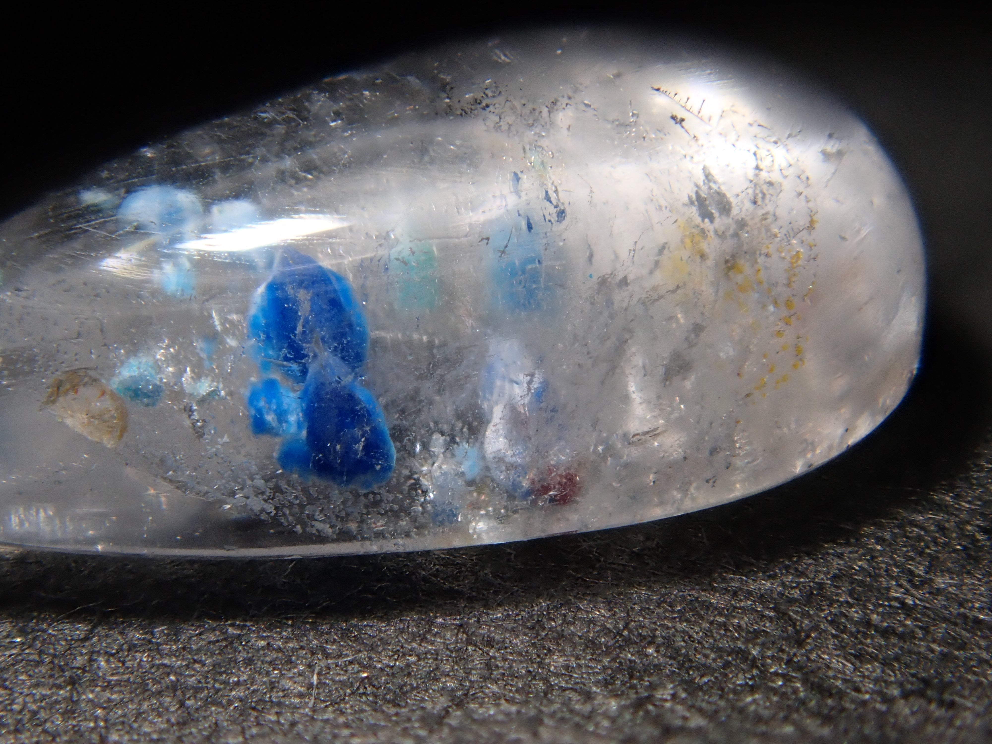 【12561941掲載】ブラジル産メデューサクォーツ(パライバクォーツ) 1.202ctルース