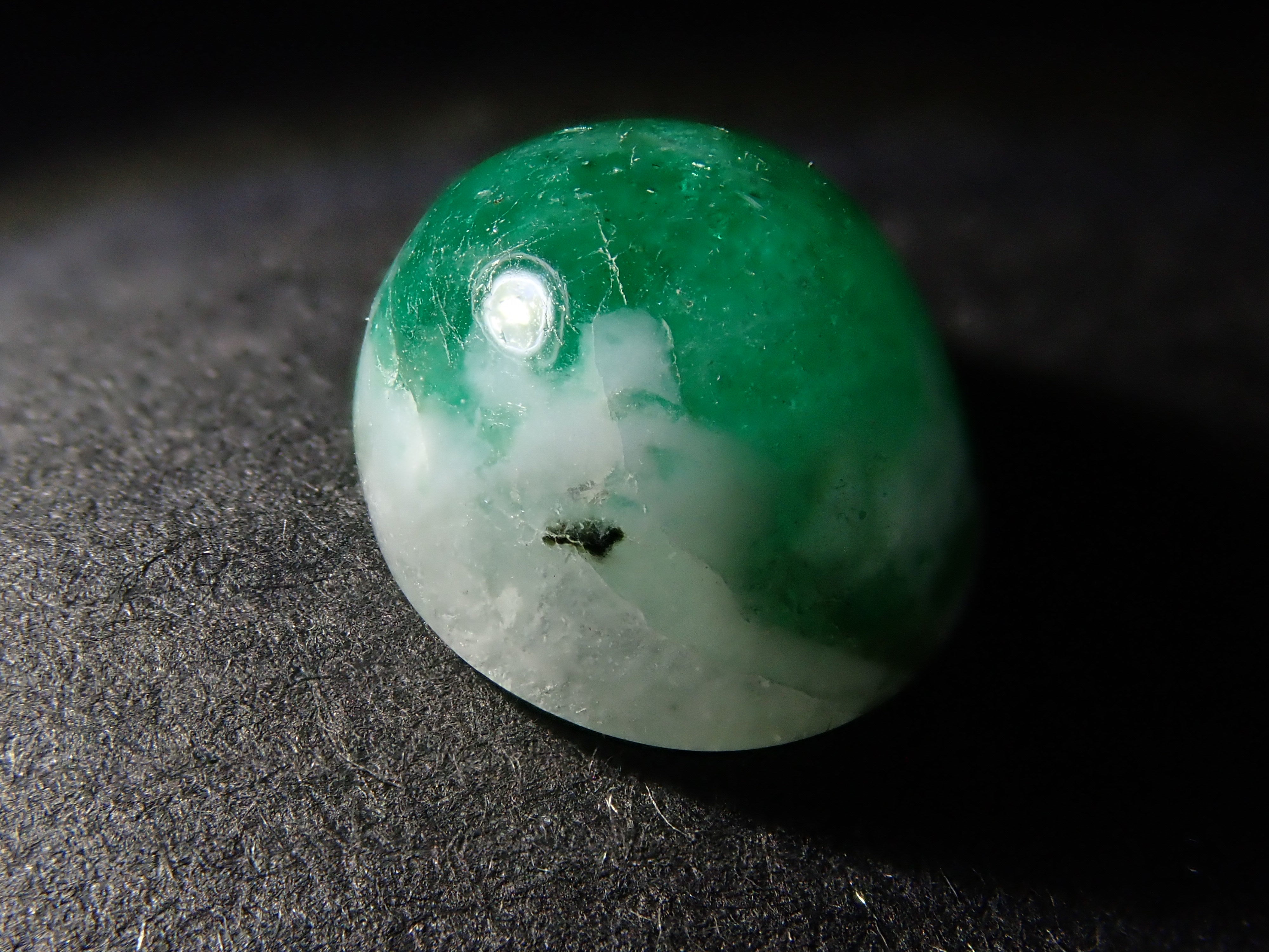 【12561945掲載】ブラジル産エメラルドインクォーツ 3.367ctルース