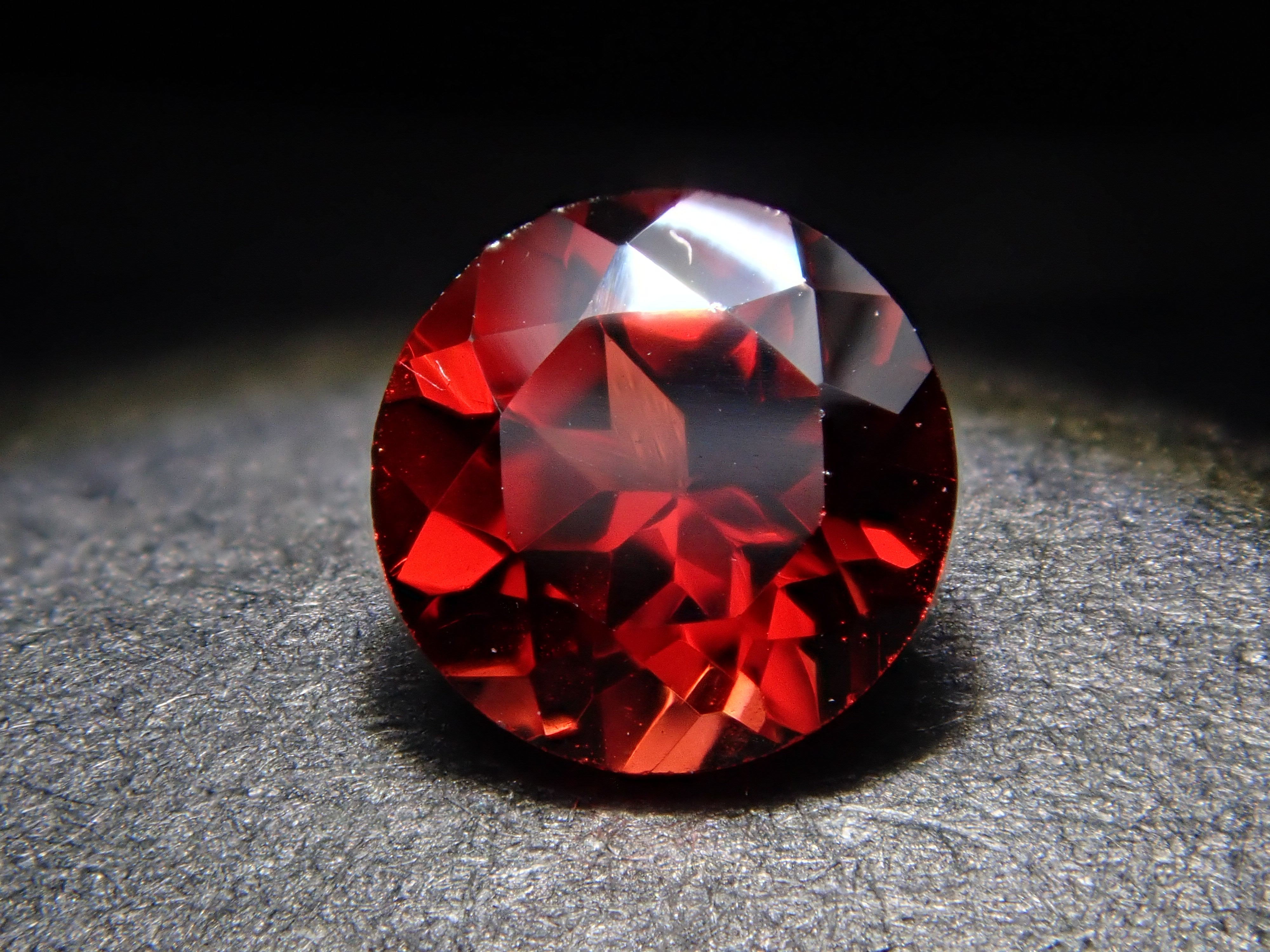 【12561951掲載】アメリカ産アントヒルガーネット 0.370ctルース