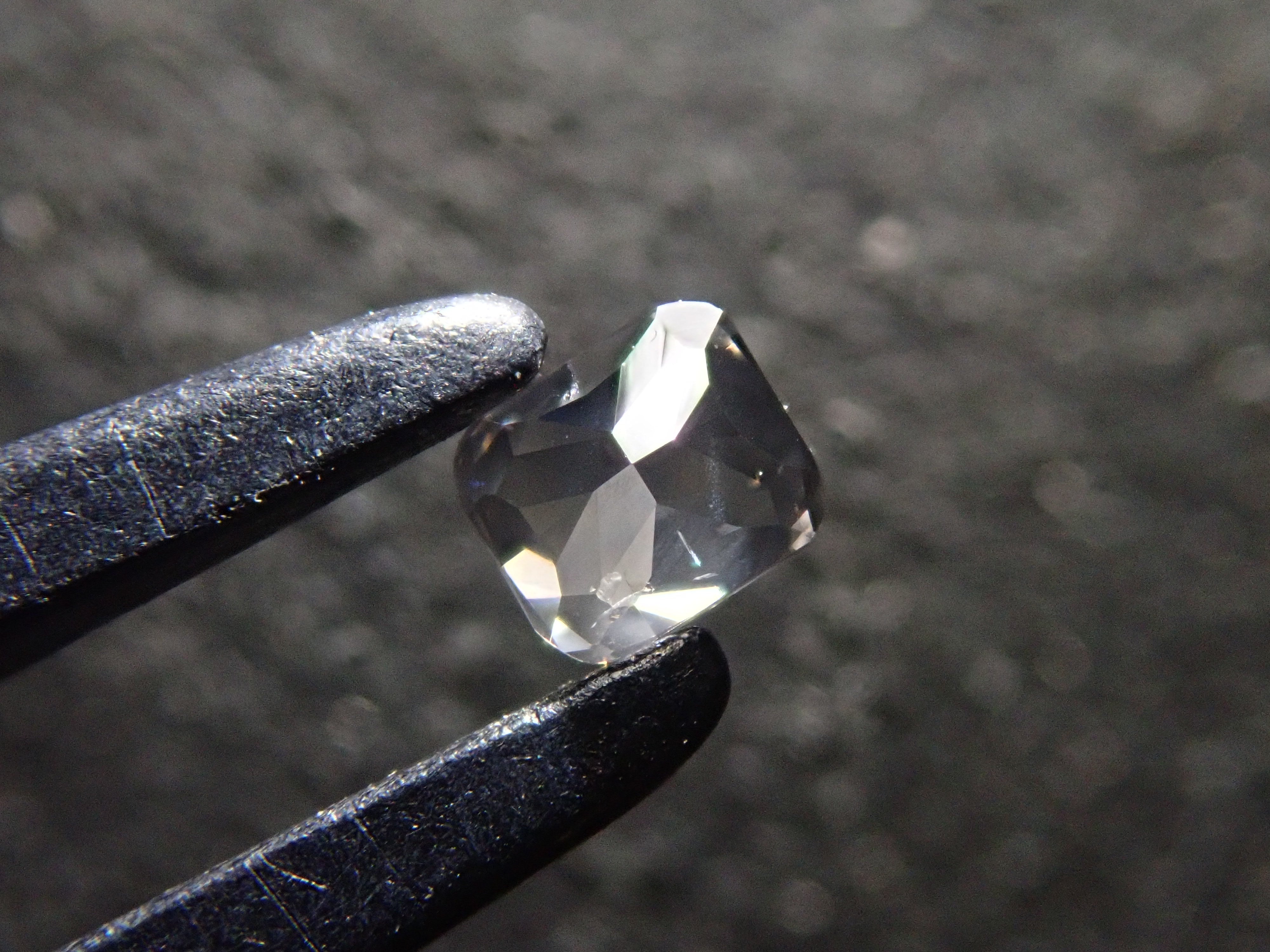 【32501854掲載】グレーダイヤモンド 0.079ctルース(FANCY DARK GRAY, I-1)