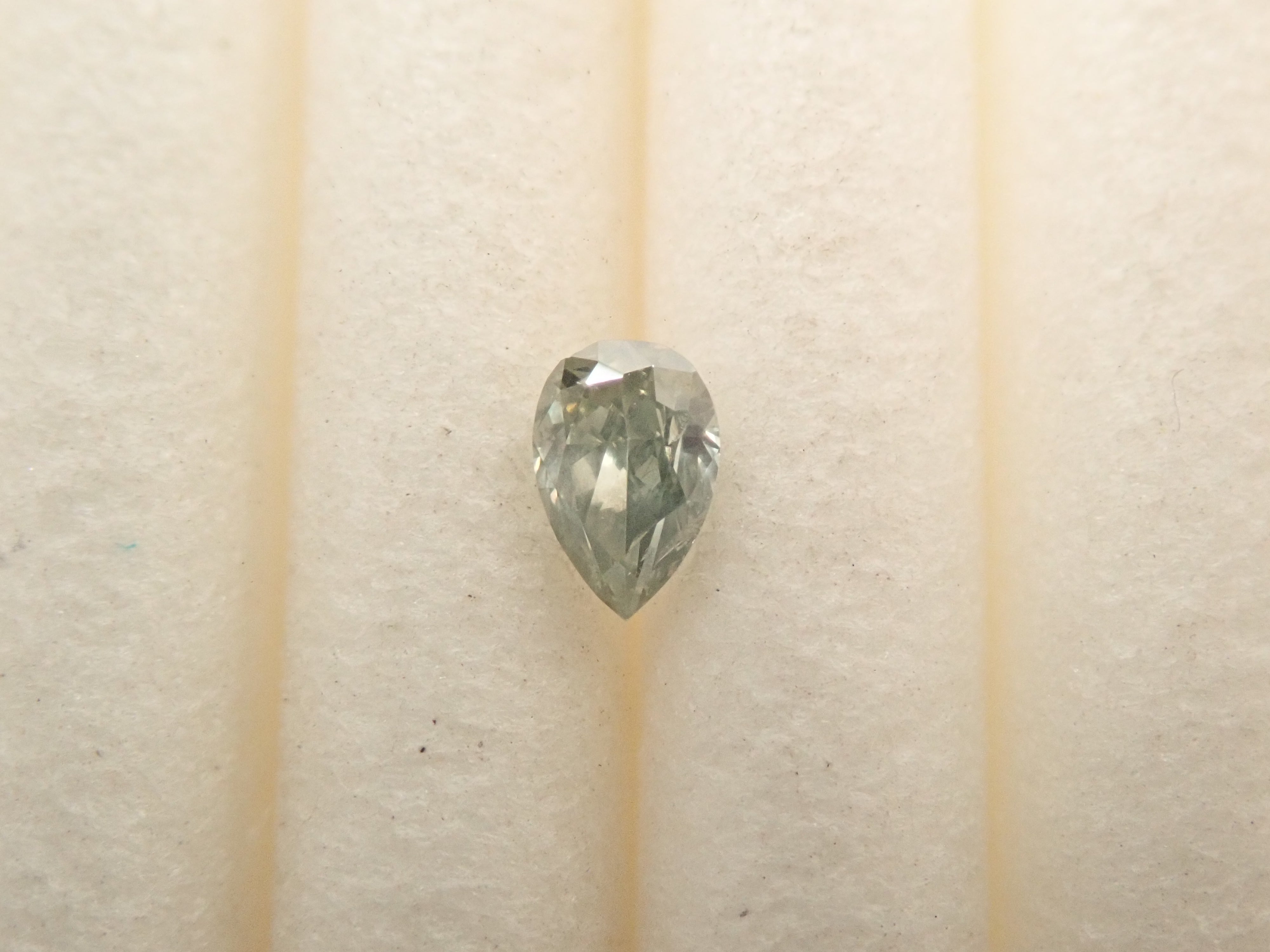 【32501855掲載】グリーンダイヤモンド 0.084ctルース(FANCY GRAY GREEN, I-1)