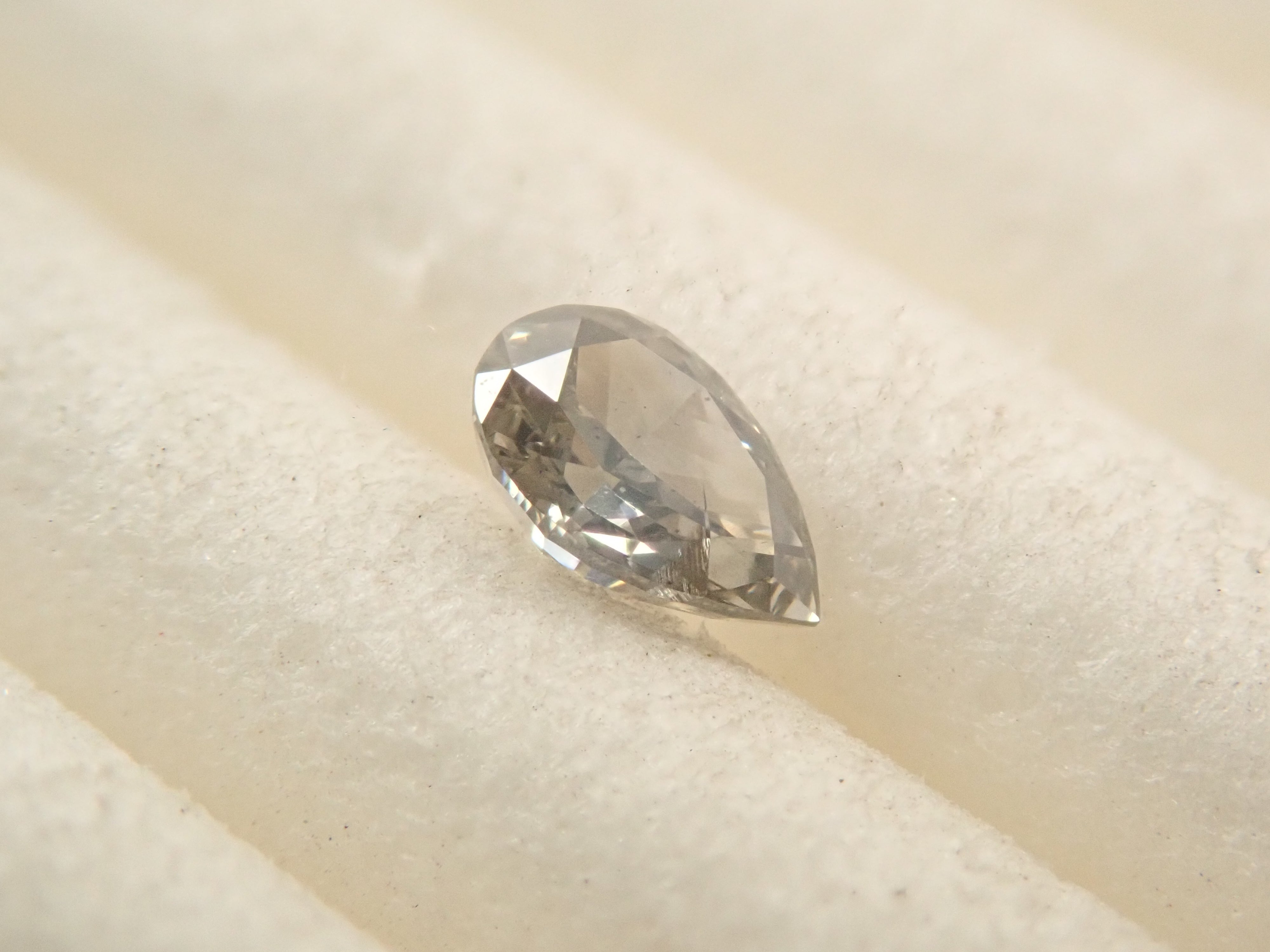 【32501856掲載】グレーダイヤモンド 0.107ctルース(FANCY GRAY, I-1)