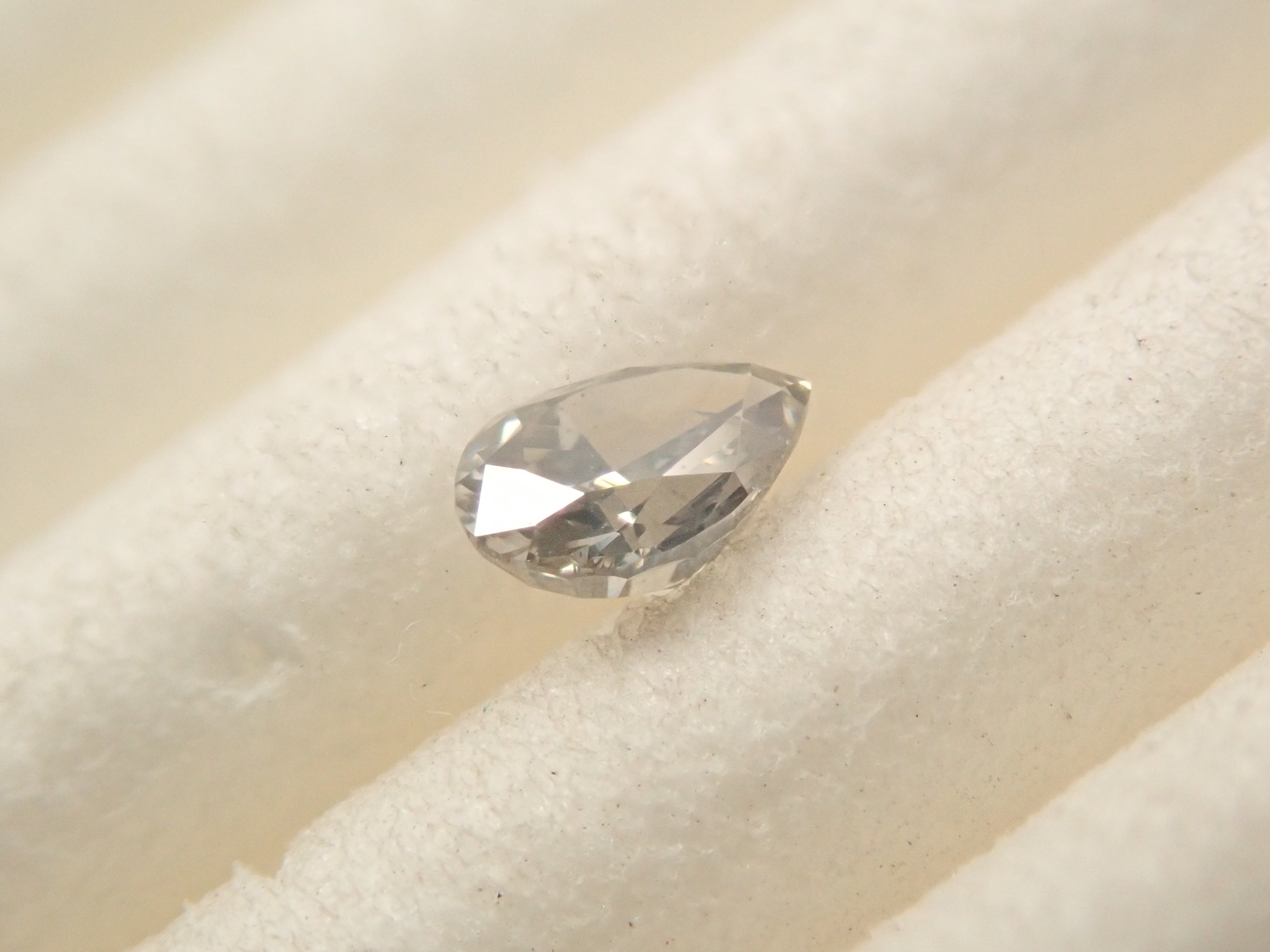 【32501856掲載】グレーダイヤモンド 0.107ctルース(FANCY GRAY, I-1)