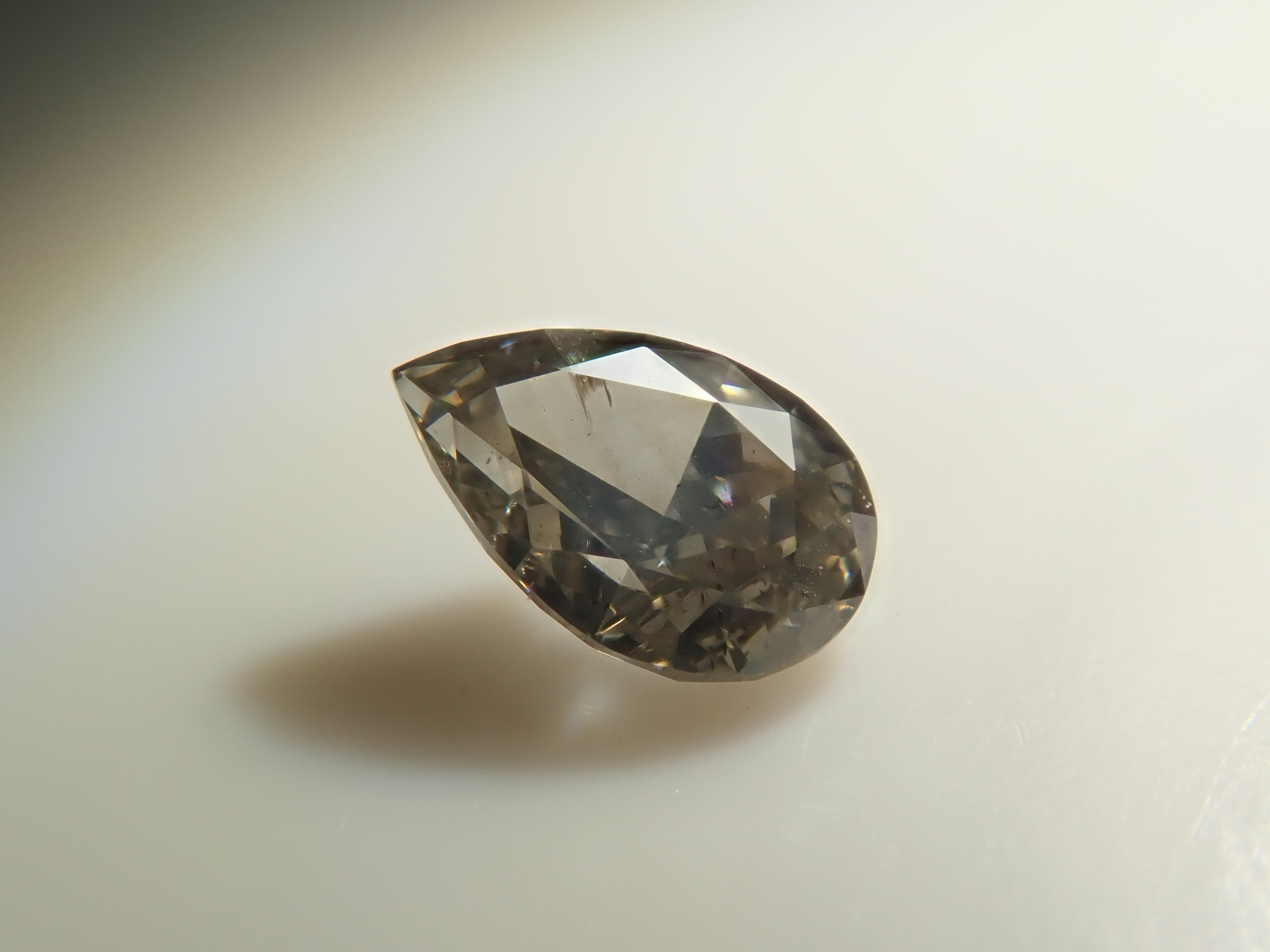 【32501856掲載】グレーダイヤモンド 0.107ctルース(FANCY GRAY, I-1)