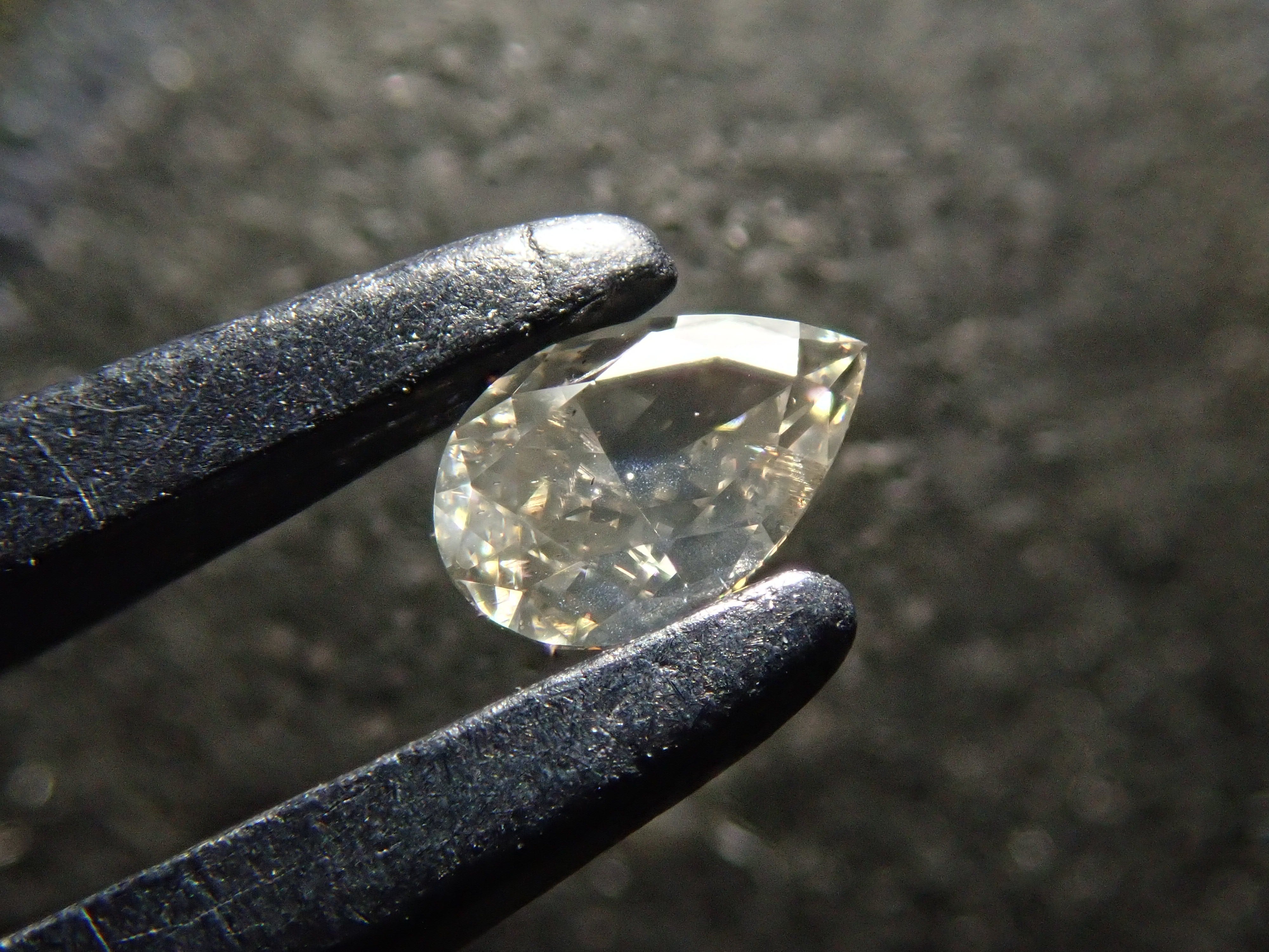 【32501856掲載】グレーダイヤモンド 0.107ctルース(FANCY GRAY, I-1)