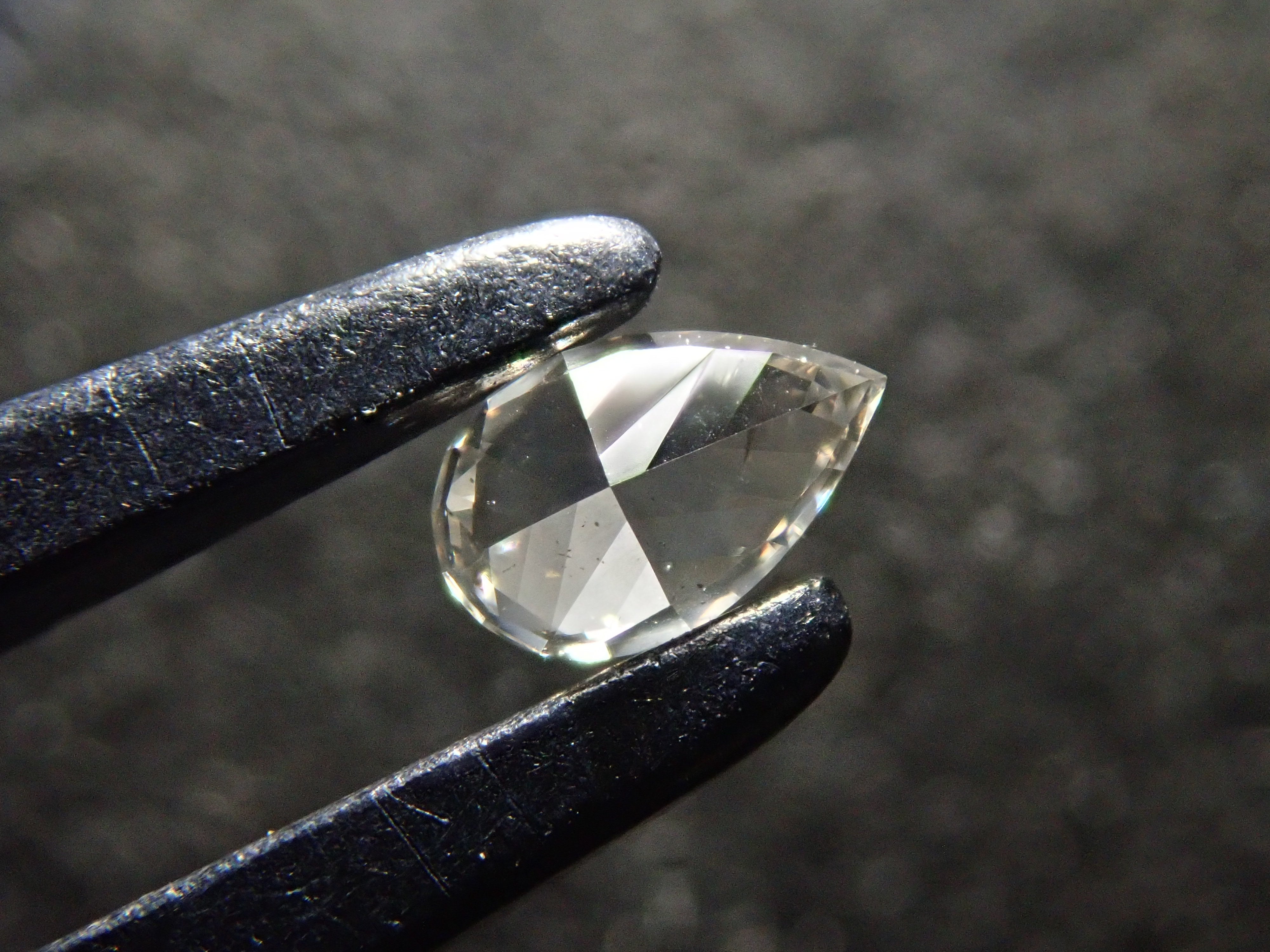 【32501856掲載】グレーダイヤモンド 0.107ctルース(FANCY GRAY, I-1)