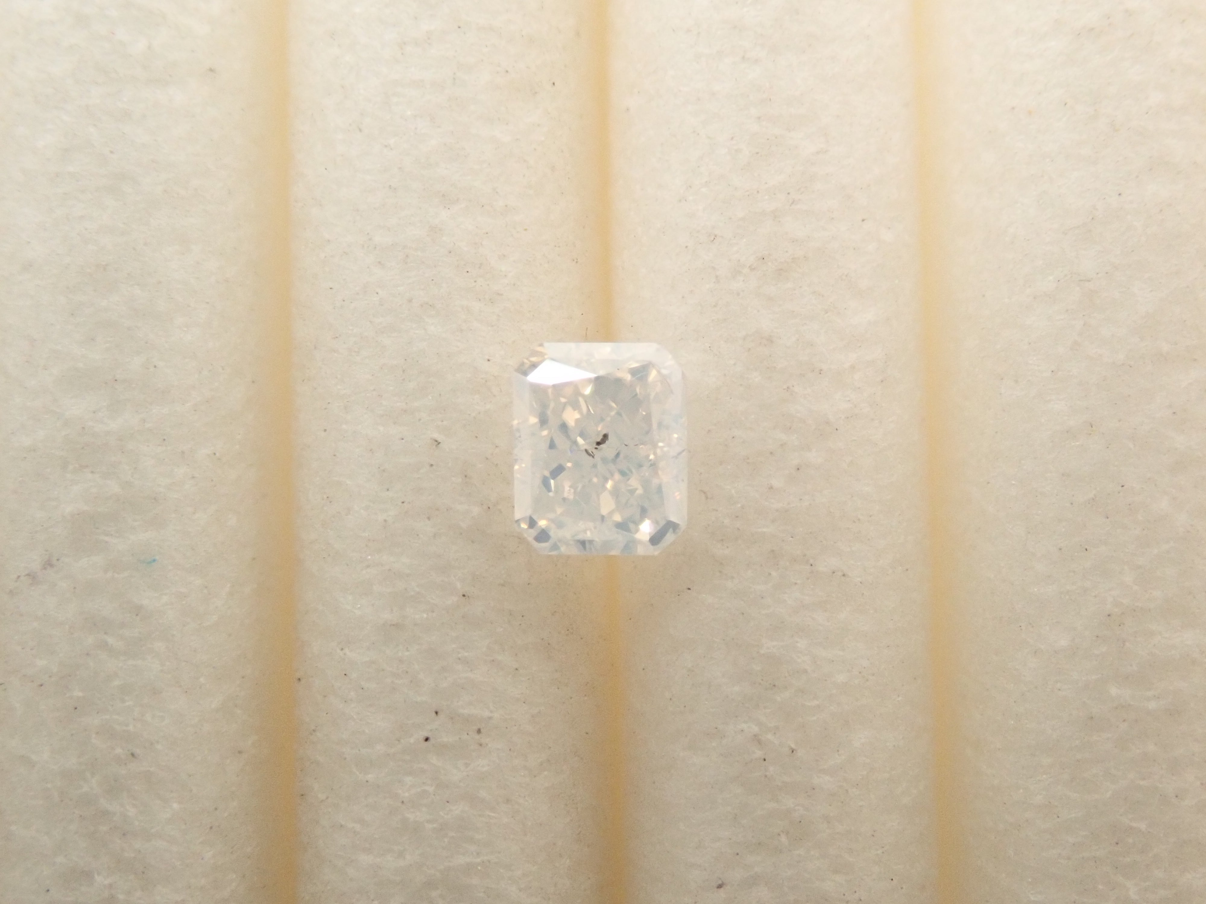 【32501857掲載】ホワイトダイヤモンド 0.108ctルース(FANCY WHITE, I-1)