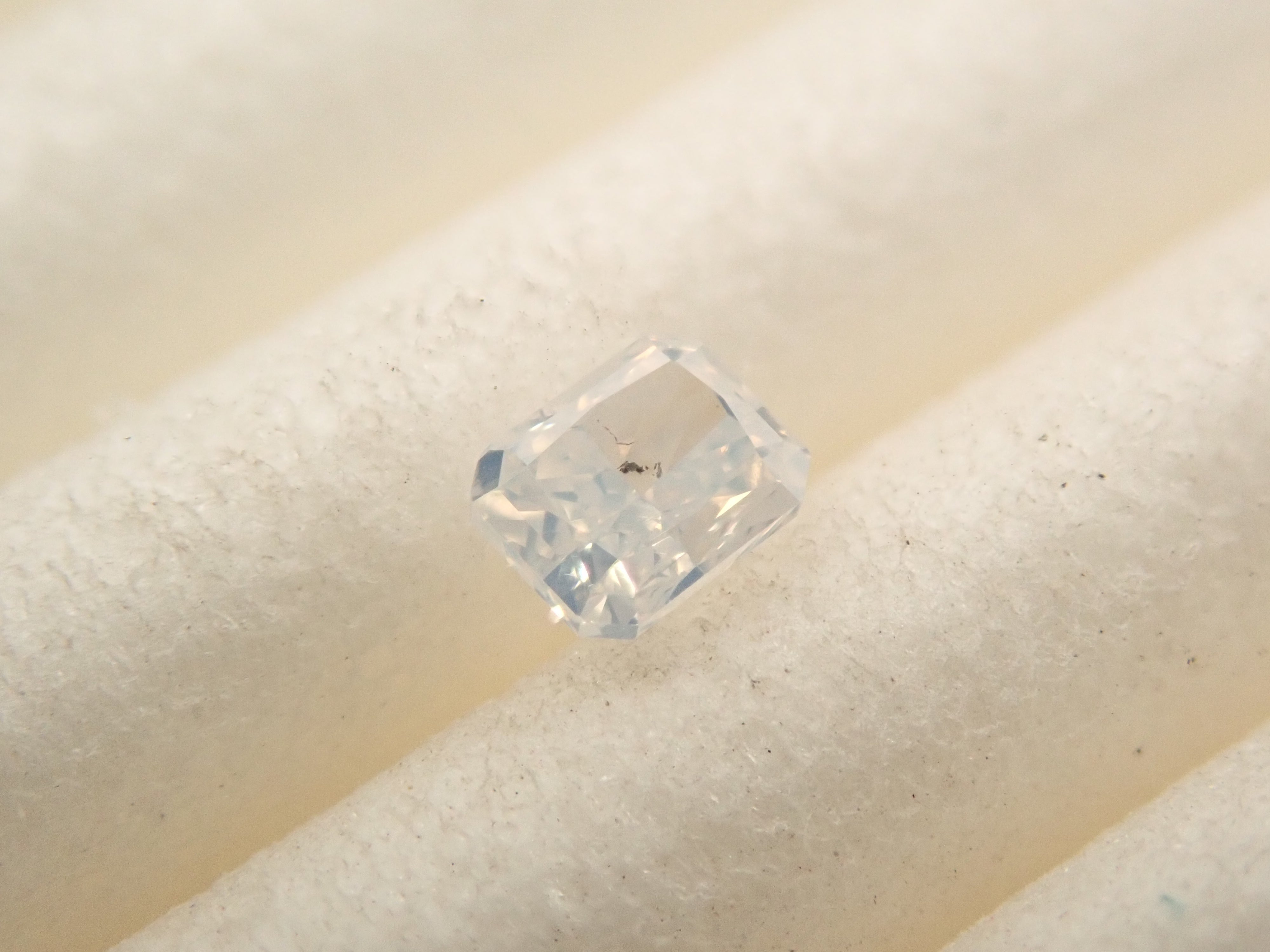 【32501857掲載】ホワイトダイヤモンド 0.108ctルース(FANCY WHITE, I-1)