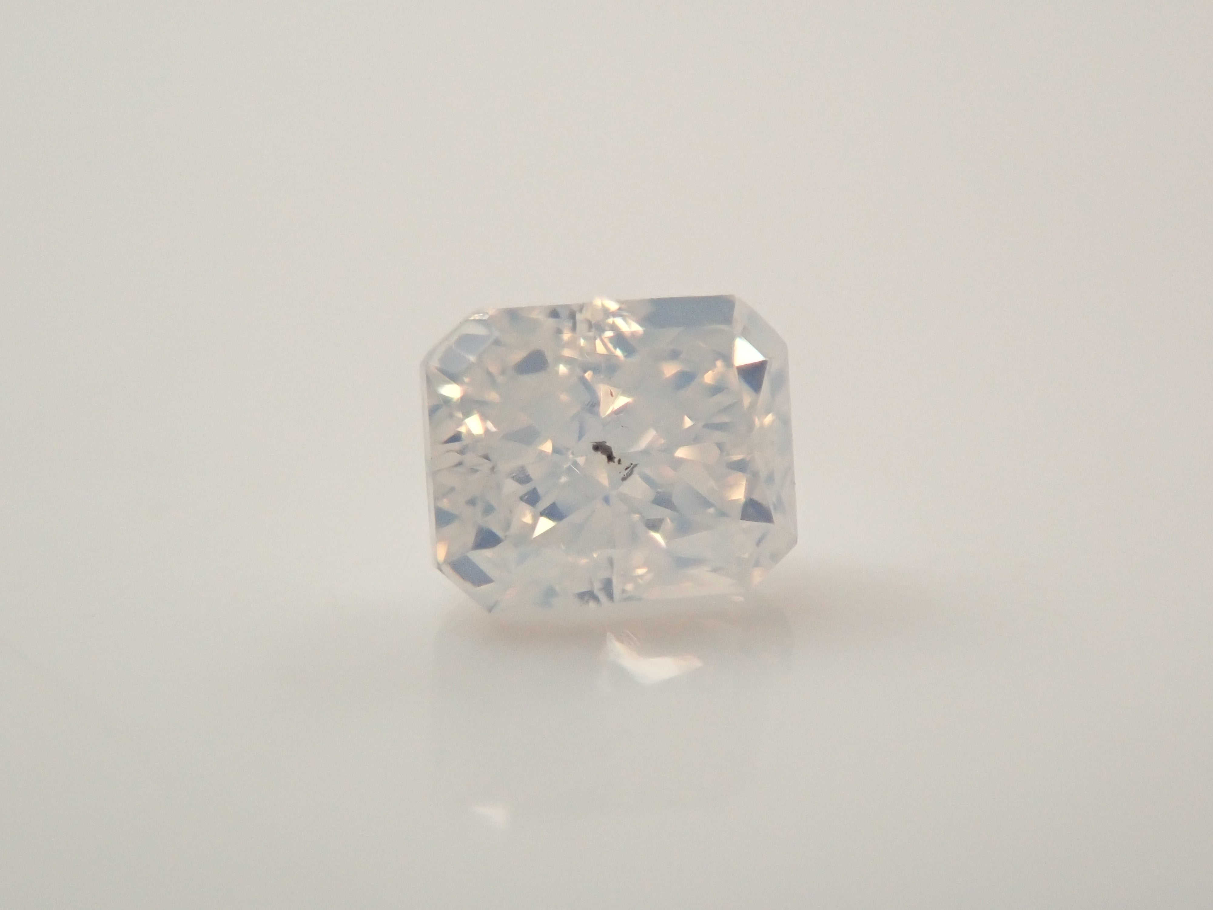 【32501857掲載】ホワイトダイヤモンド 0.108ctルース(FANCY WHITE, I-1)