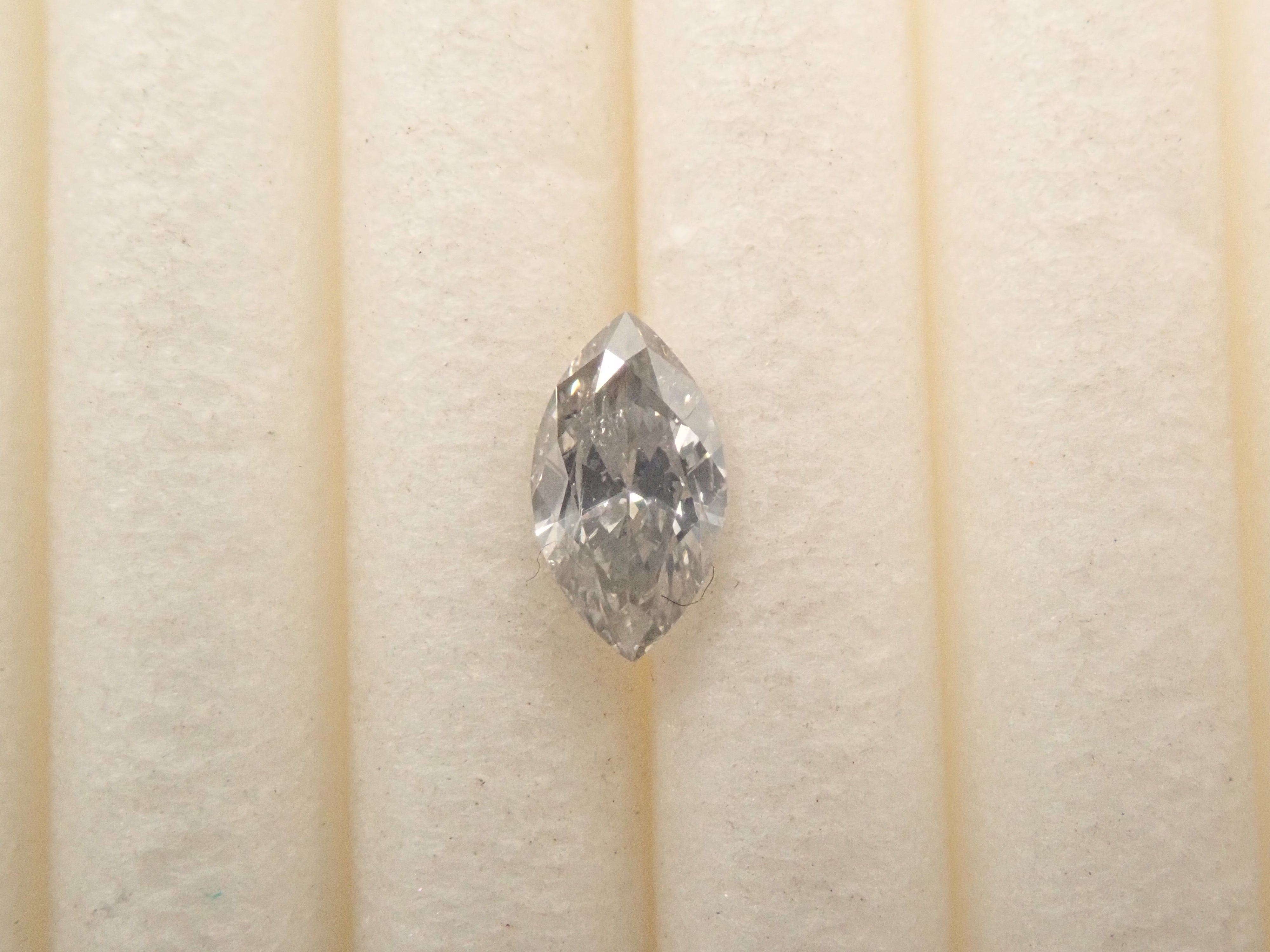 【32501858掲載】グレーダイヤモンド 0.141ctルース(FANCY GRAY, I-1)