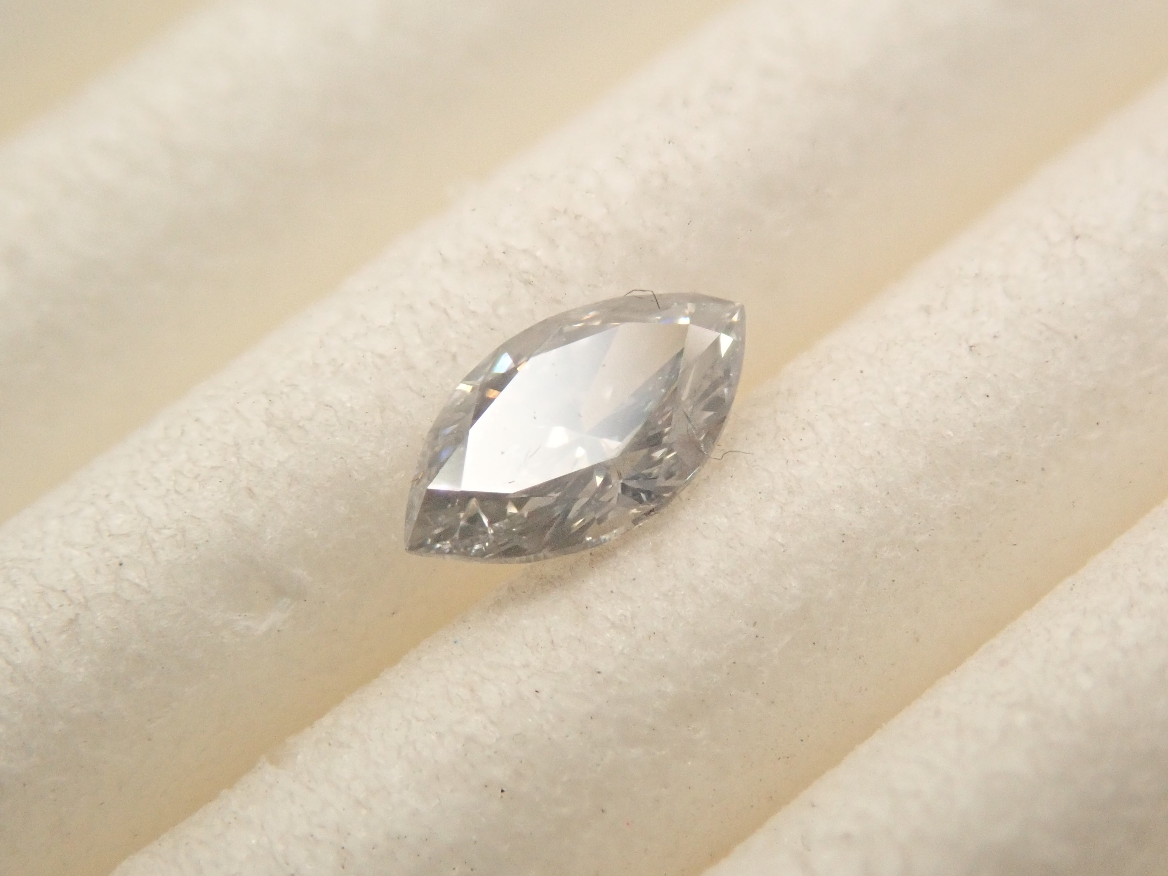 【32501858掲載】グレーダイヤモンド 0.141ctルース(FANCY GRAY, I-1)