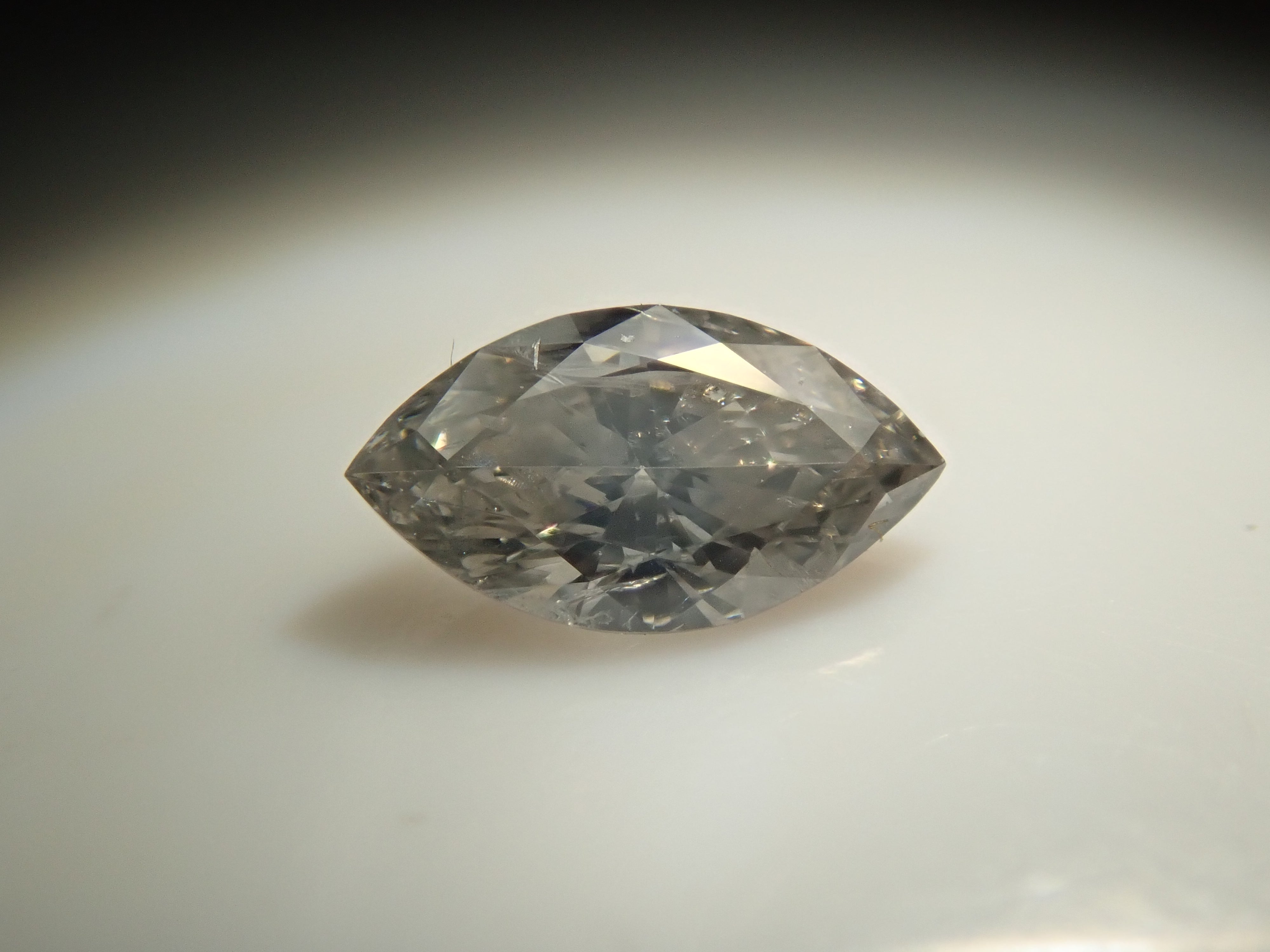 【32501858掲載】グレーダイヤモンド 0.141ctルース(FANCY GRAY, I-1)