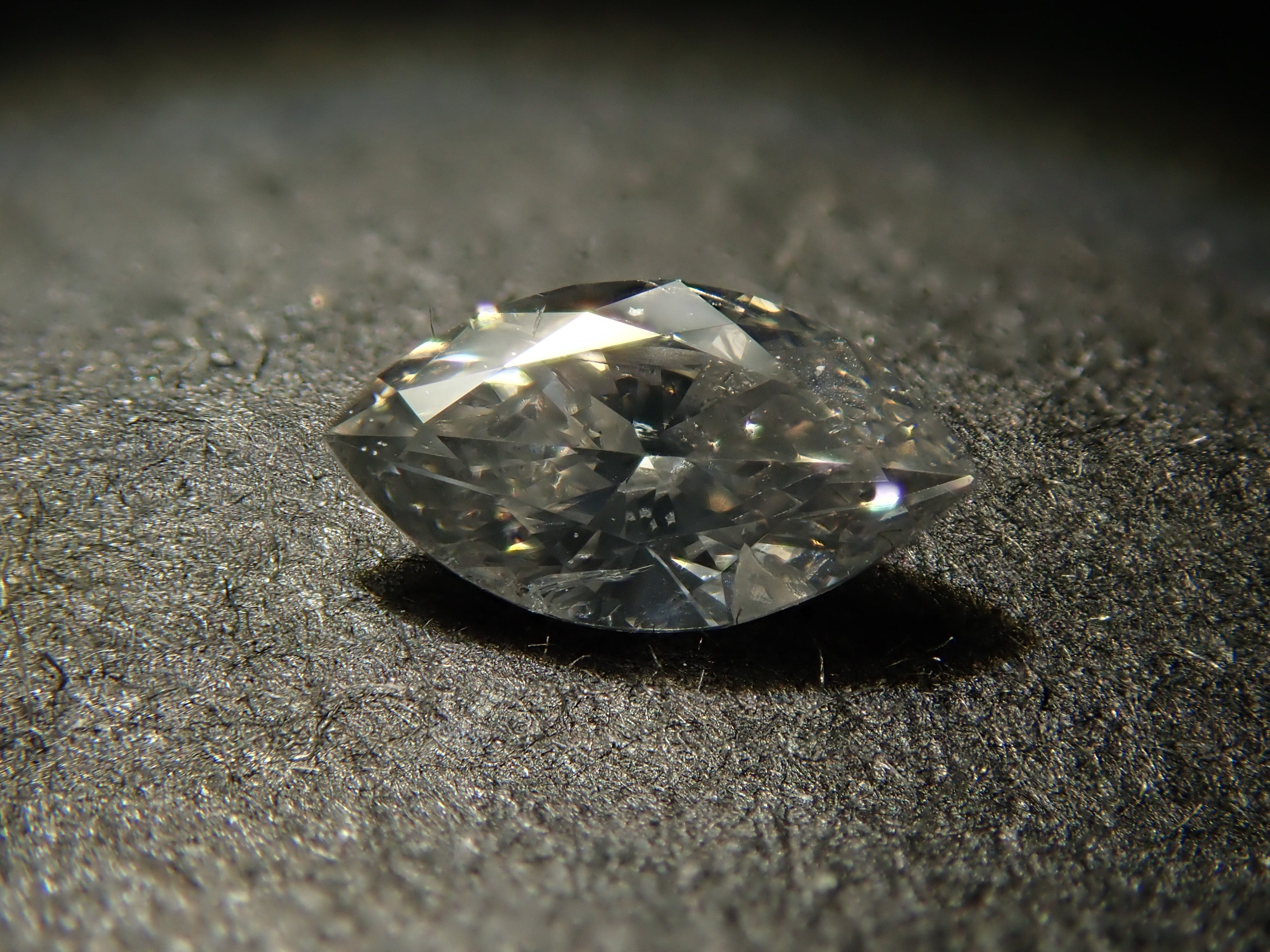 【32501858掲載】グレーダイヤモンド 0.141ctルース(FANCY GRAY, I-1)