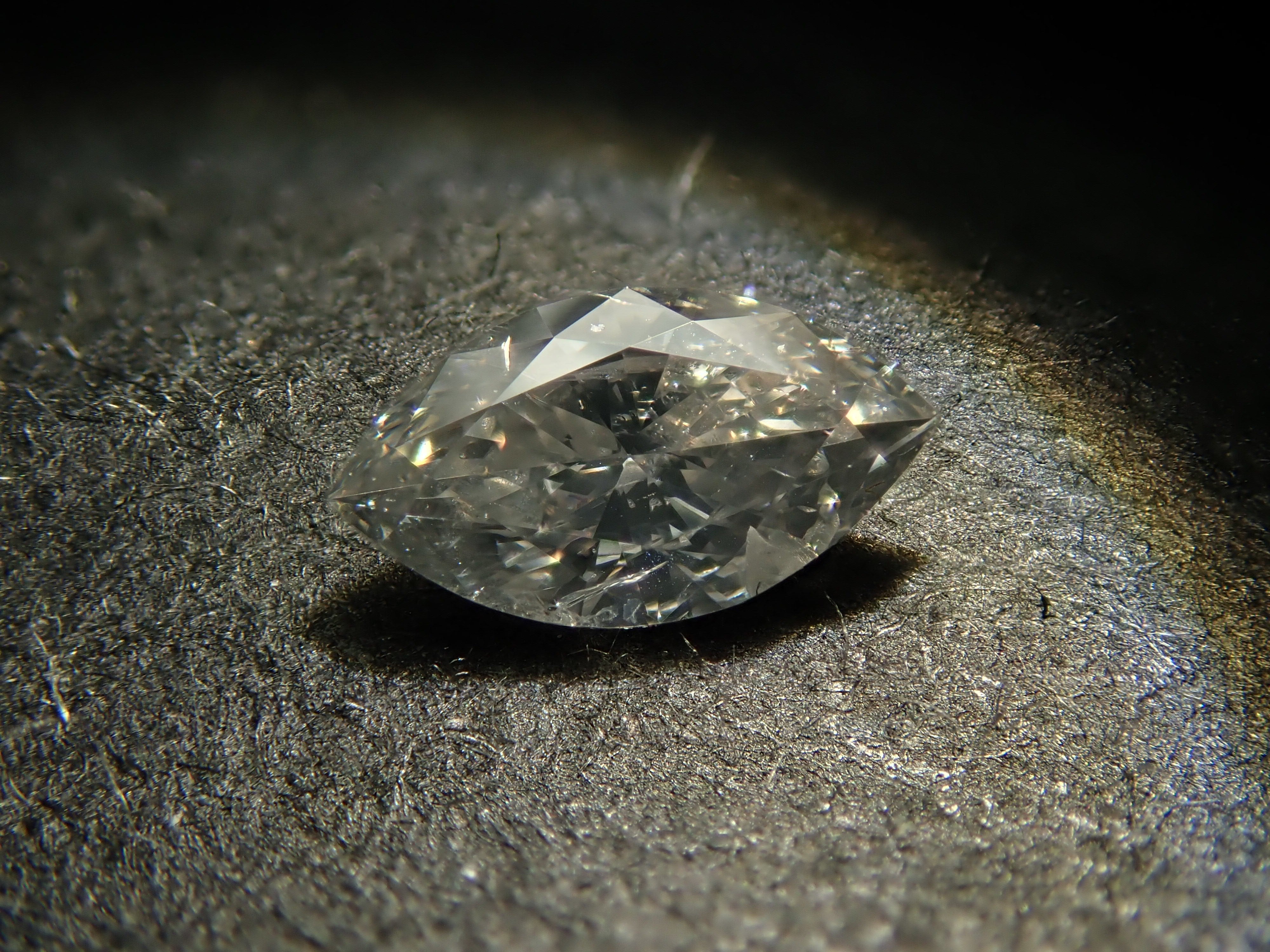 【32501858掲載】グレーダイヤモンド 0.141ctルース(FANCY GRAY, I-1)