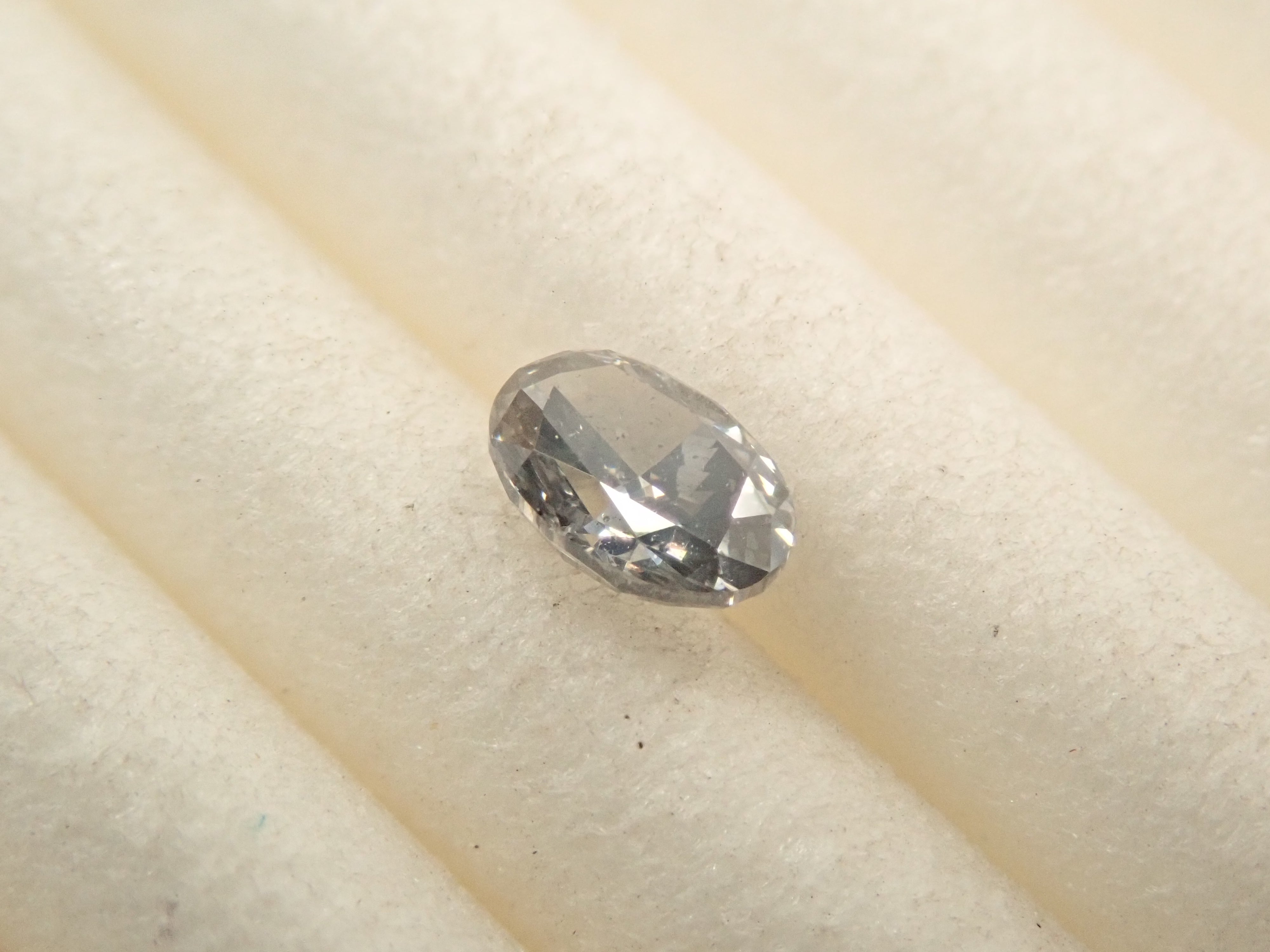 【32501859掲載】グレーダイヤモンド 0.158ctルース(FANCY DARK GRAY, I-1)