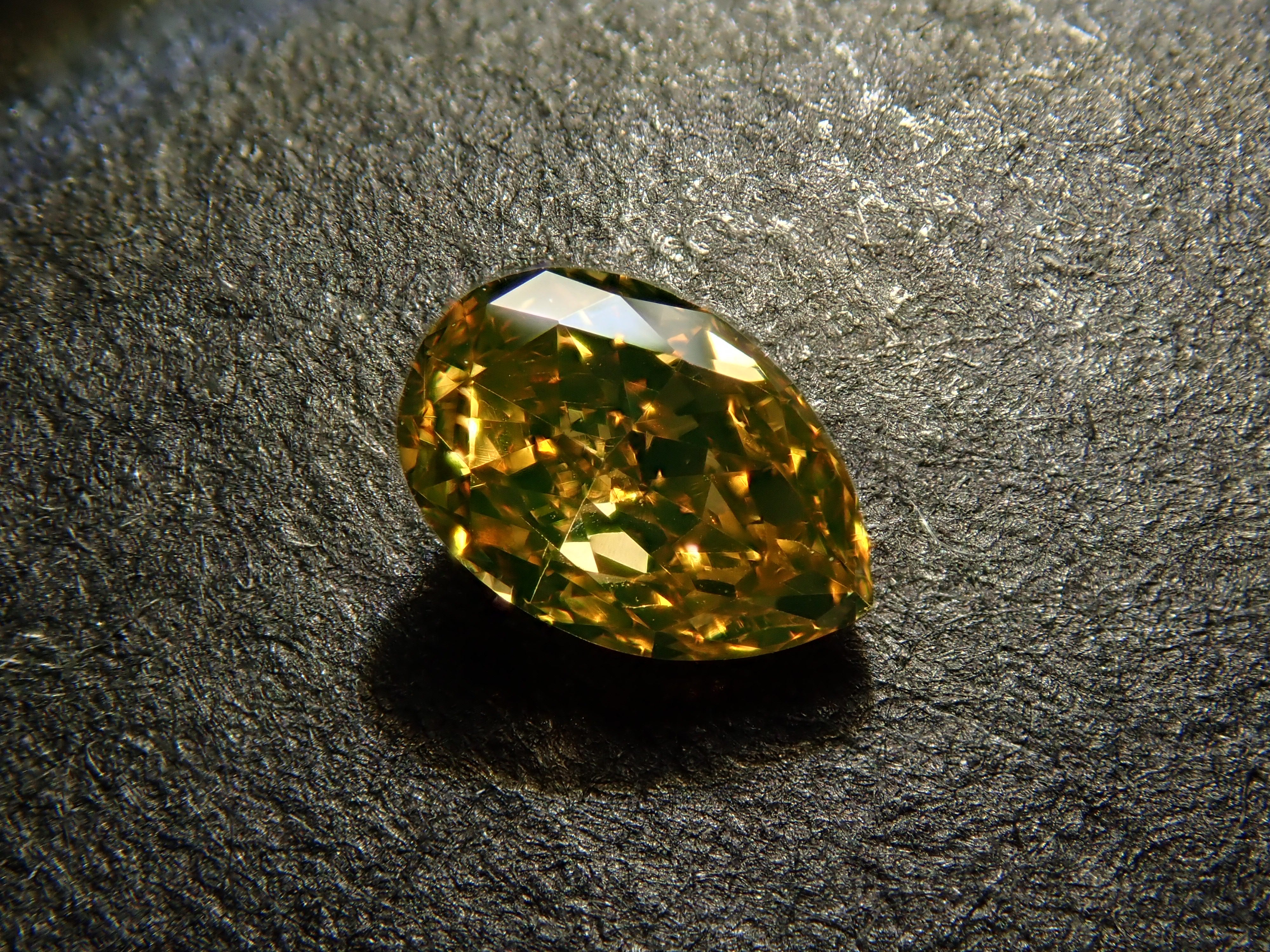 【32501861掲載】イエローダイヤモンド 0.209ctルース(FANCY DEEP BROWNISH YELLOW, VVS-2)