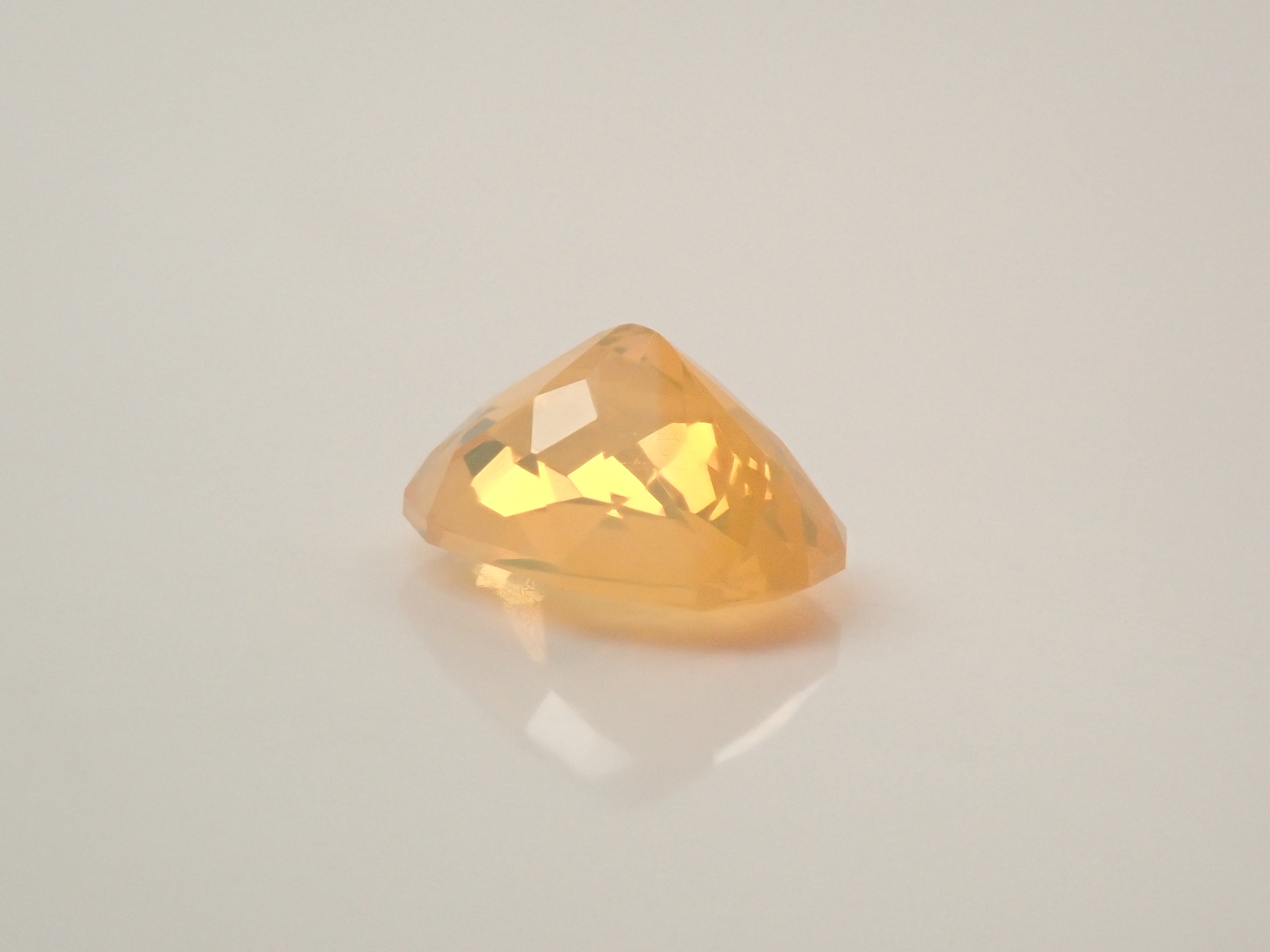 メキシコ産ファイアオパール(ファセットカット) 0.501ctルース