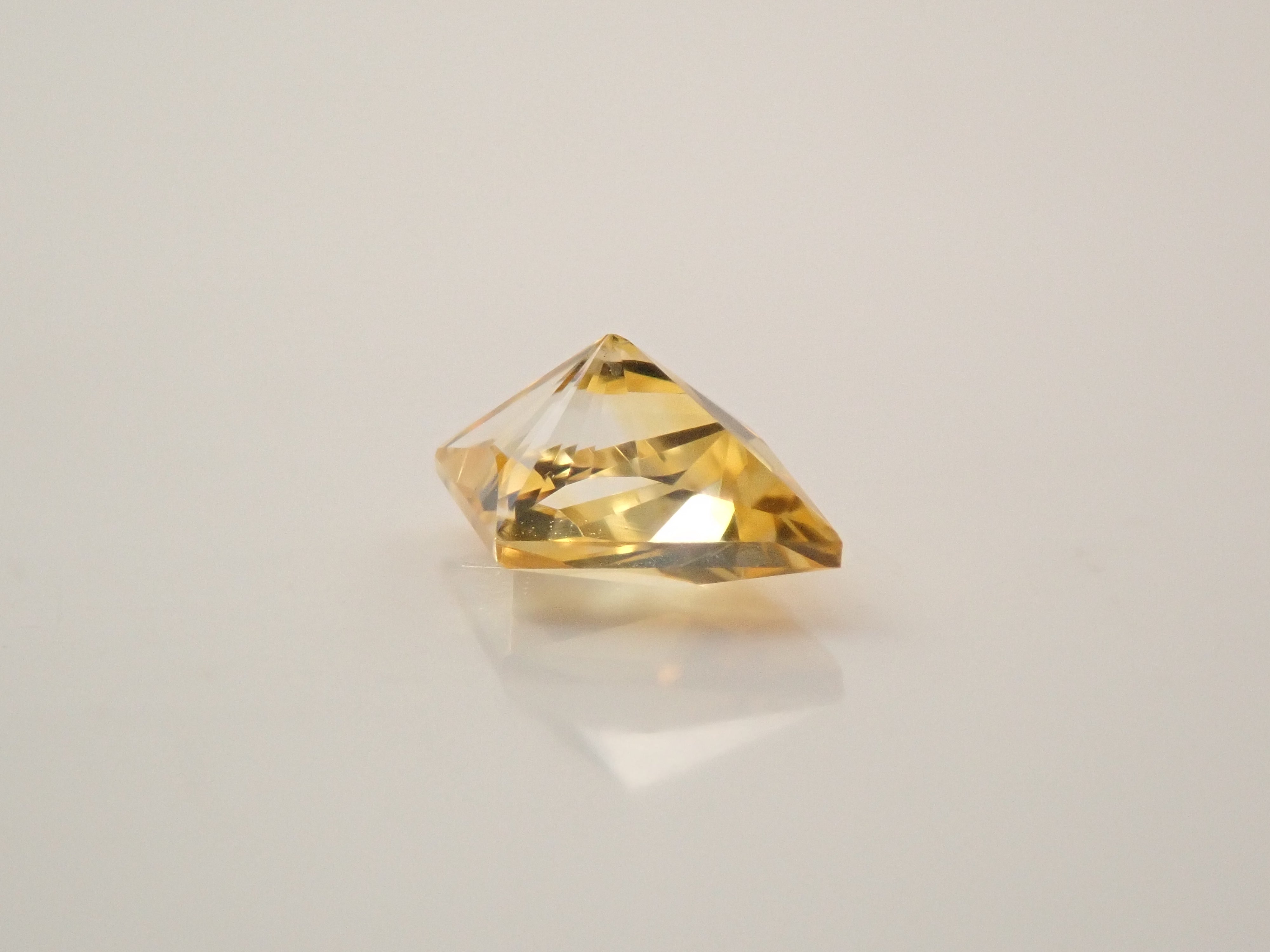 【12561129掲載】スリランカ産イエローサファイア 0.291ctルース