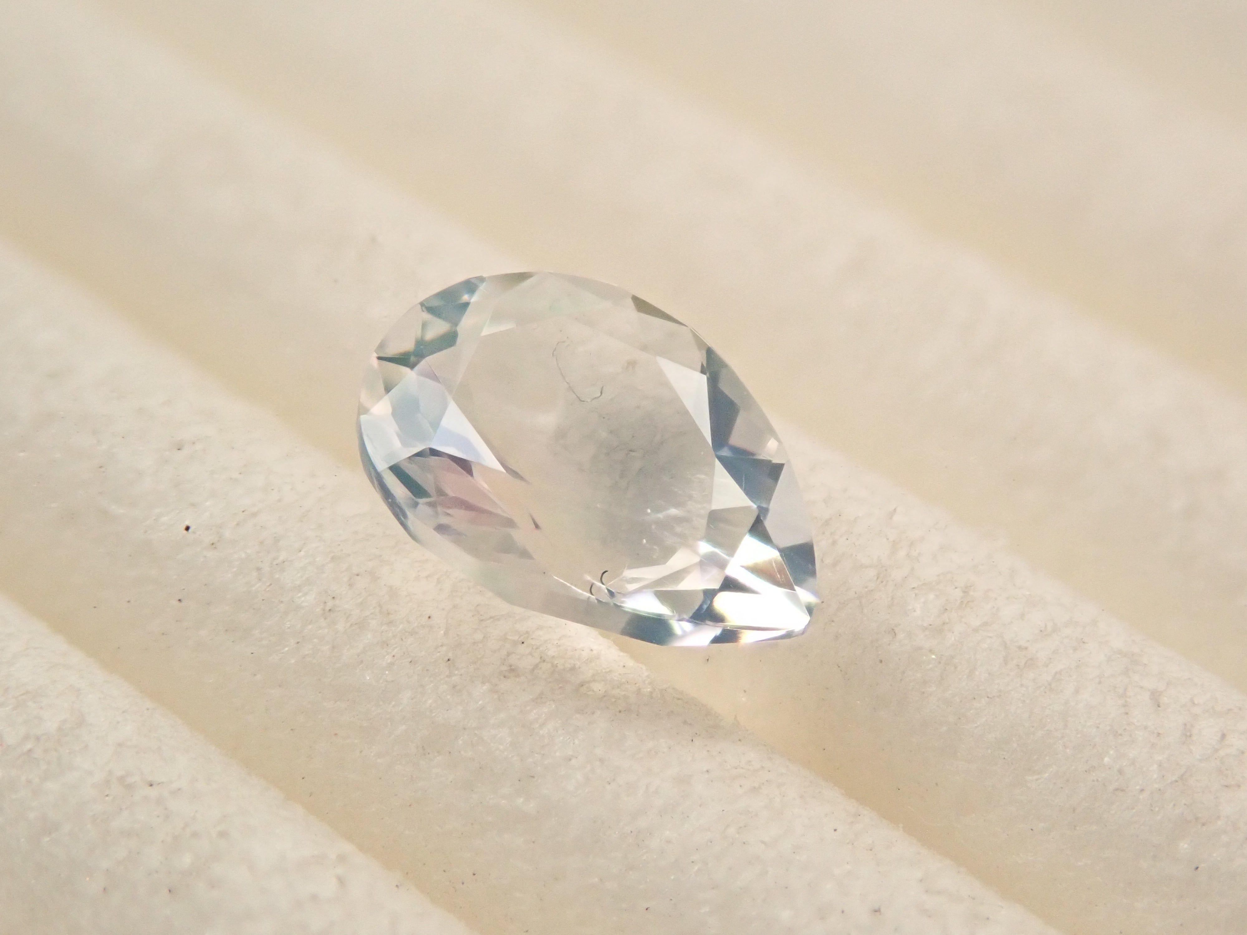 【12561168掲載】メキシコ産ウォーターオパール(ファセットカット) 0.349ctルース