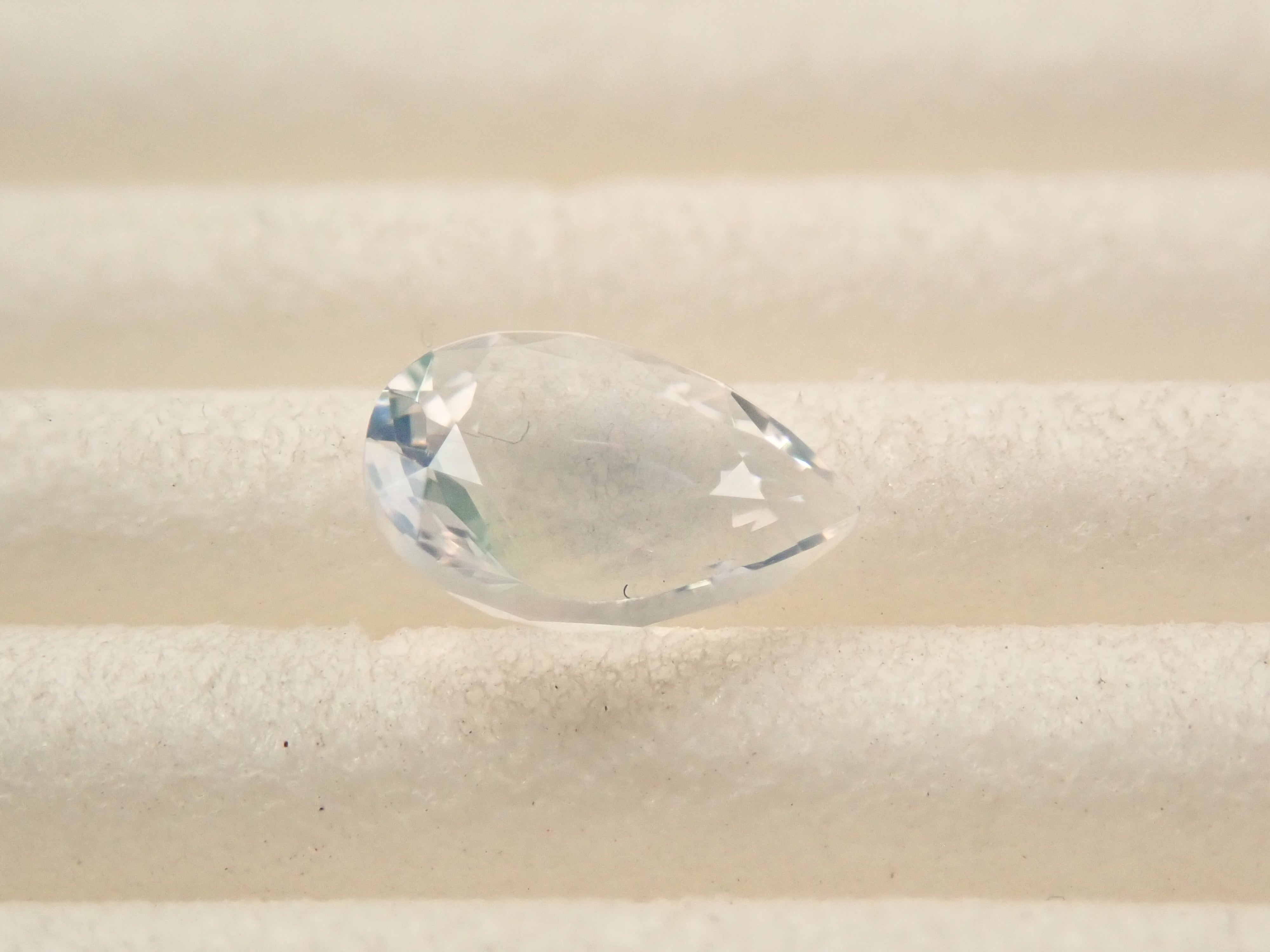 【12561168掲載】メキシコ産ウォーターオパール(ファセットカット) 0.349ctルース