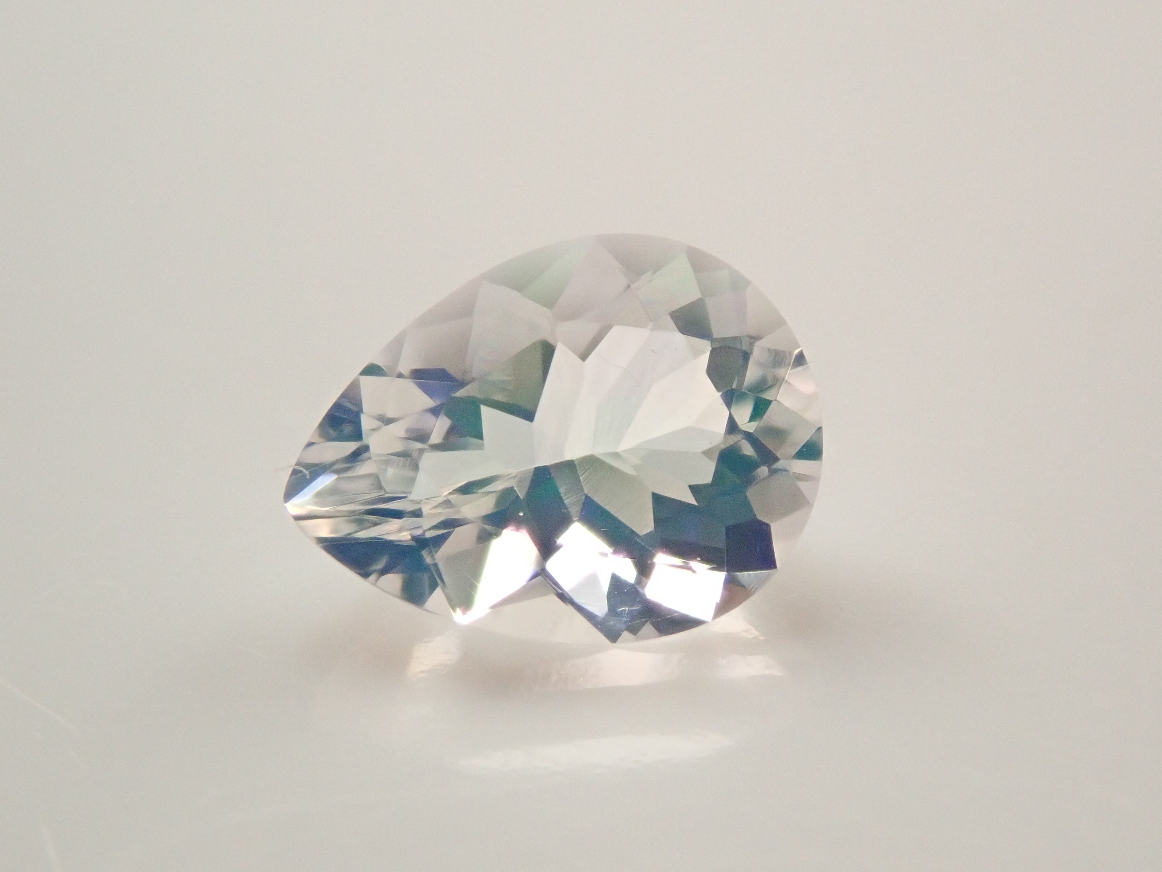 【12561168掲載】メキシコ産ウォーターオパール(ファセットカット) 0.349ctルース