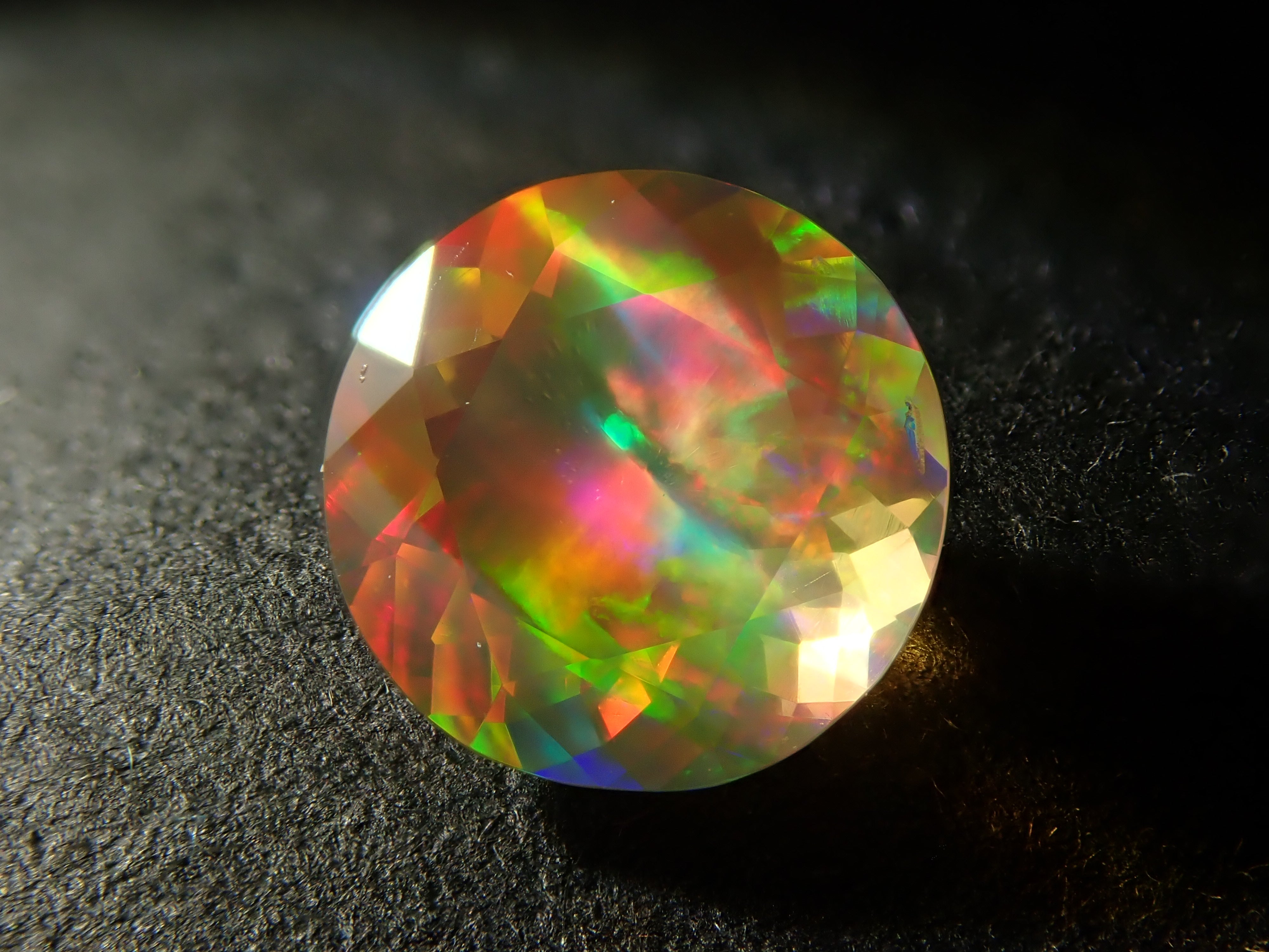 【12561174掲載】メキシコ産ファイアオパール(ファセットカット) 0.517ctルース