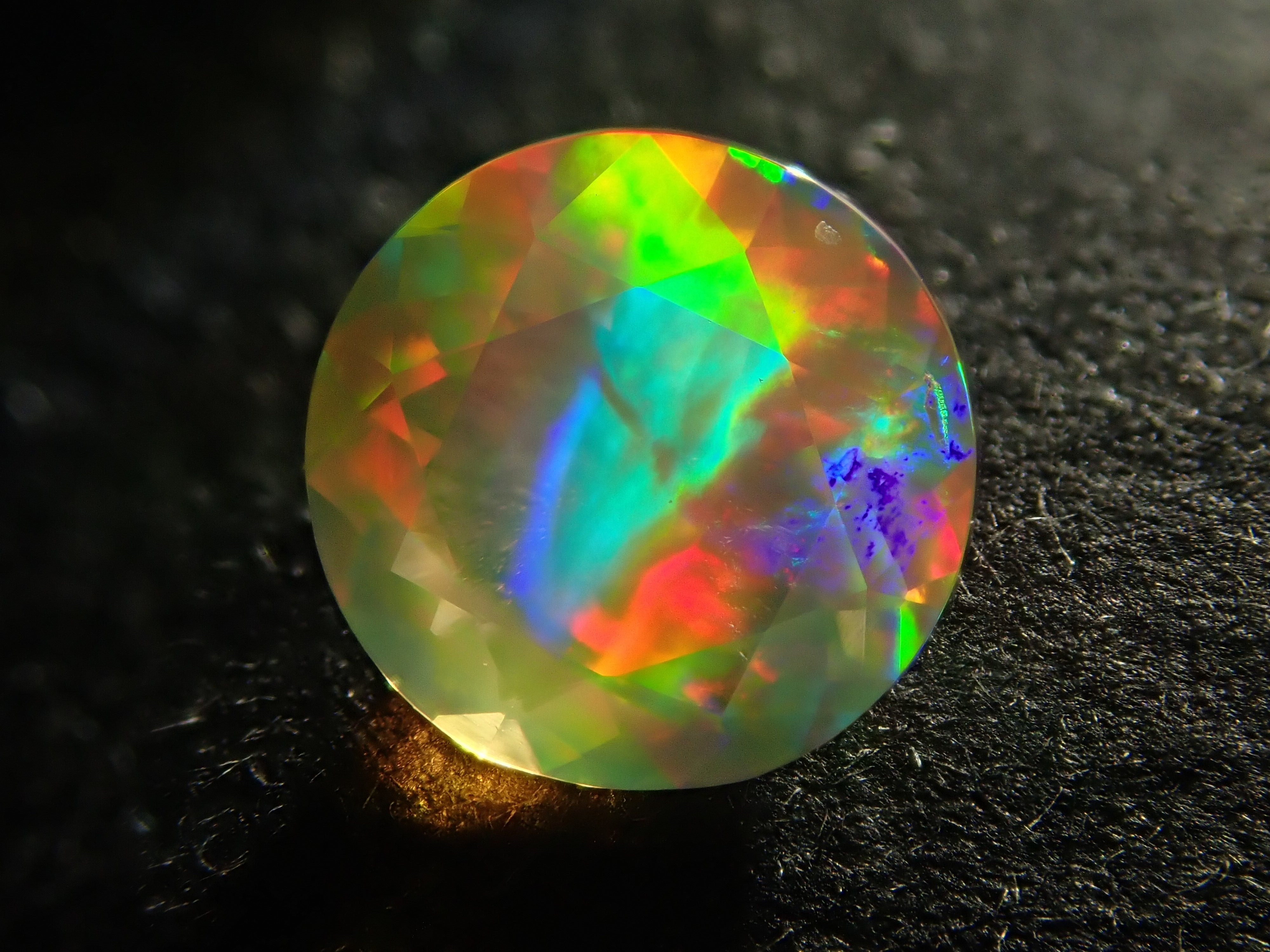 【3/24 22點開賣】墨西哥產刻面火歐泊 5.9mm/0.517ct裸石